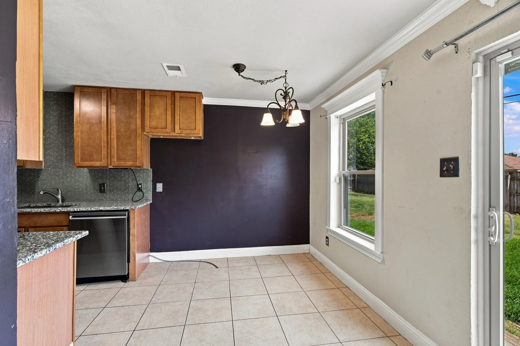 Single Family Residence For Sale in Tarrant County , 4202 Maple Springs Drive, Arlington, Texas 76001, 3 Bedroom, 2 Bathroom, 2 Garage spaces, 1,310 Sqft, built in 1982, mls#21343451, Real Estate Agent in Arlington, Homes For Sale in Tarrant county, Homes For Sale in Arlington, Realtor in Arlington Texas, Real Estate Brokerage Independent Realty Texas, Luminita Cordes Realtor