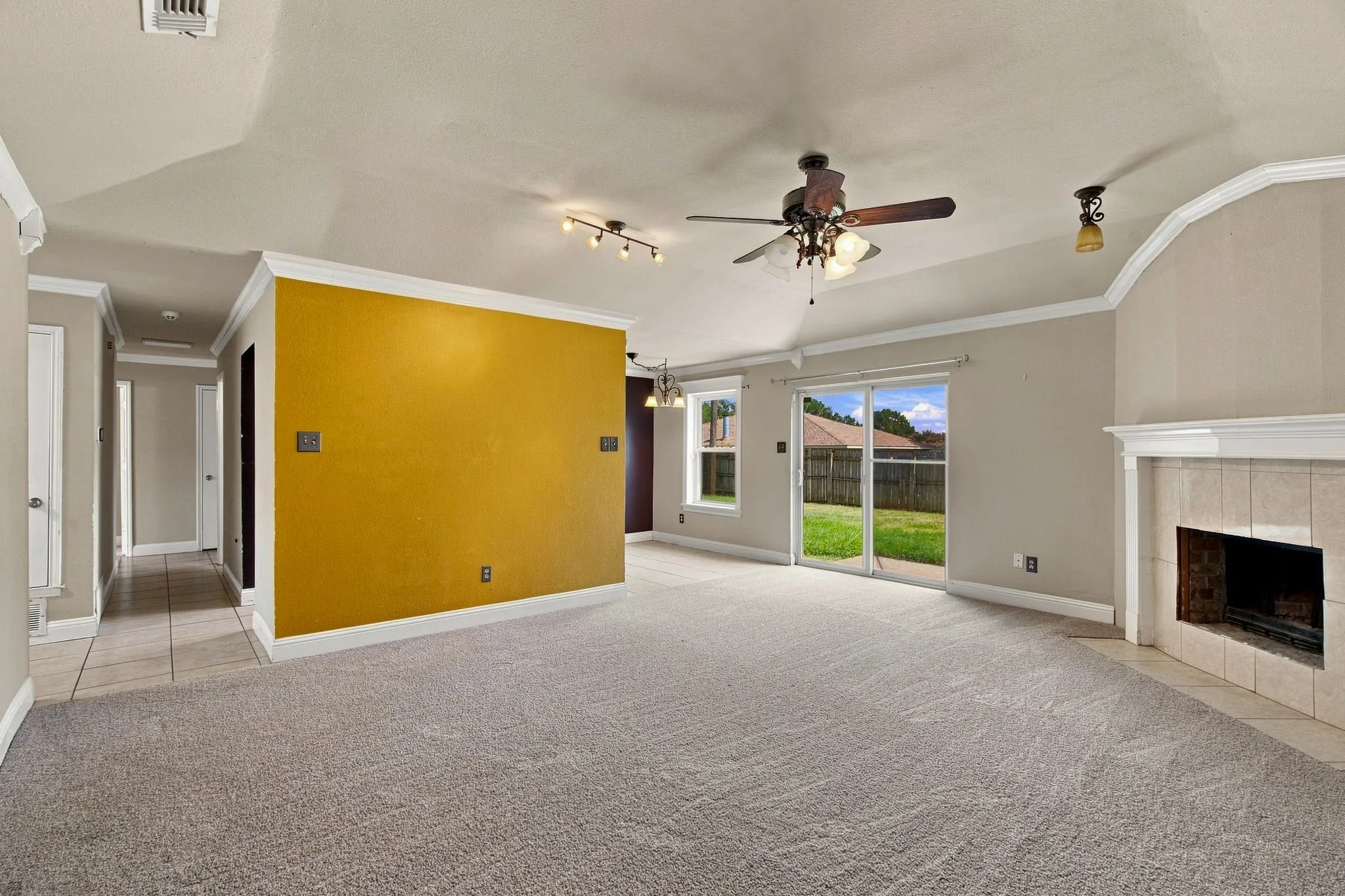 Single Family Residence For Sale in Tarrant County , 4202 Maple Springs Drive, Arlington, Texas 76001, 3 Bedroom, 2 Bathroom, 2 Garage spaces, 1,310 Sqft, built in 1982, mls#21343451, Real Estate Agent in Arlington, Homes For Sale in Tarrant county, Homes For Sale in Arlington, Realtor in Arlington Texas, Real Estate Brokerage Independent Realty Texas, Luminita Cordes Realtor