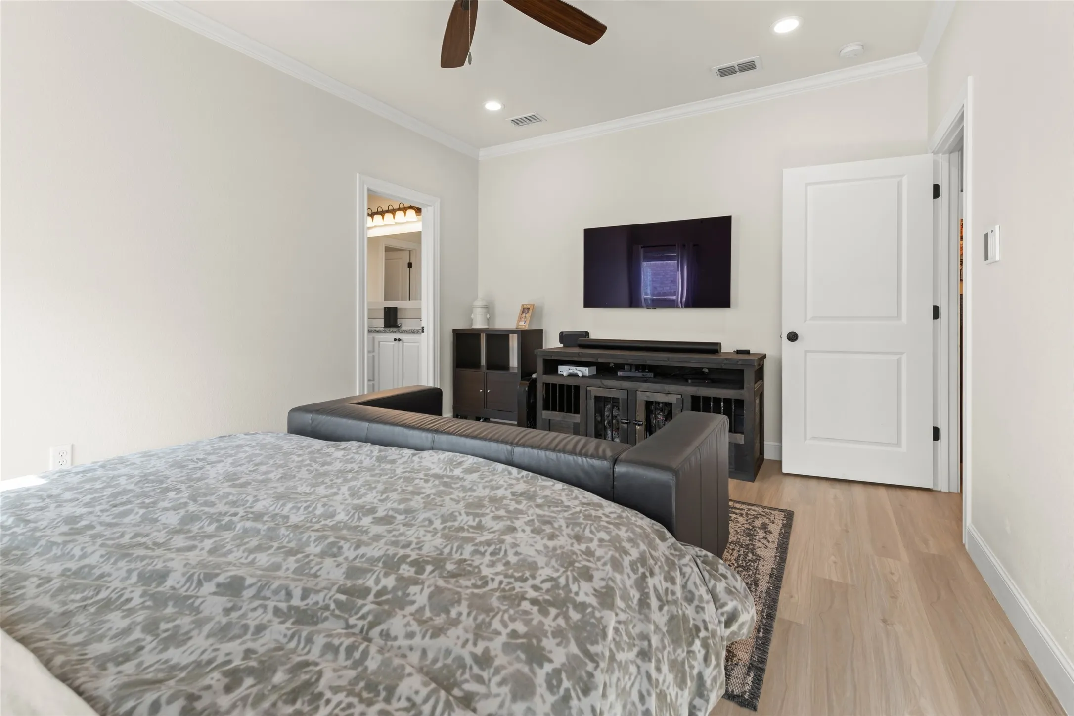 Single Family Residence For Sale in Taylor County , 343 Sweet Pea Path, Abilene, Texas 79602, 3 Bedroom, 2 Bathroom, 2 Garage spaces, 1,595 Sqft, built in 2020, mls#21349293, Real Estate Agent in Abilene, Homes For Sale in Taylor county, Homes For Sale in Abilene, Realtor in Abilene Texas, Real Estate Brokerage Independent Realty Texas, Luminita Cordes Realtor
