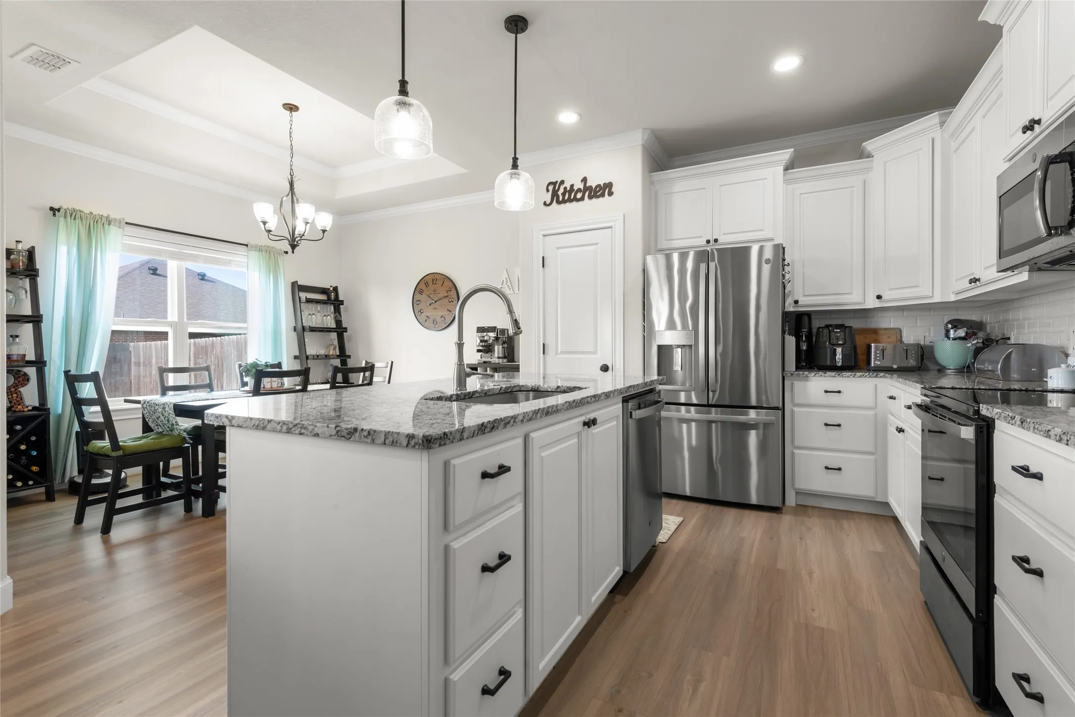 Single Family Residence For Sale in Taylor County , 343 Sweet Pea Path, Abilene, Texas 79602, 3 Bedroom, 2 Bathroom, 2 Garage spaces, 1,595 Sqft, built in 2020, mls#21349293, Real Estate Agent in Abilene, Homes For Sale in Taylor county, Homes For Sale in Abilene, Realtor in Abilene Texas, Real Estate Brokerage Independent Realty Texas, Luminita Cordes Realtor
