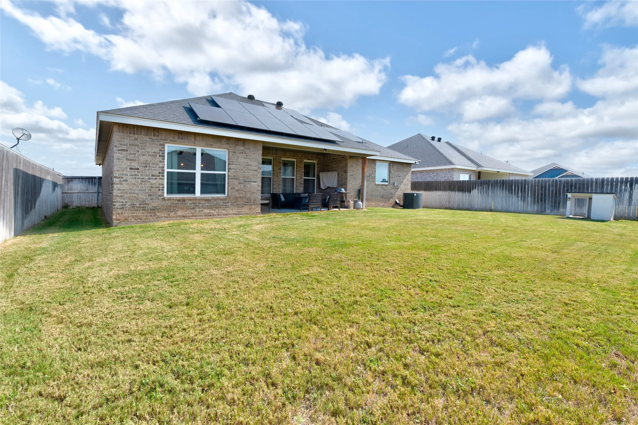 Single Family Residence For Sale in Taylor County , 343 Sweet Pea Path, Abilene, Texas 79602, 3 Bedroom, 2 Bathroom, 2 Garage spaces, 1,595 Sqft, built in 2020, mls#21349293, Real Estate Agent in Abilene, Homes For Sale in Taylor county, Homes For Sale in Abilene, Realtor in Abilene Texas, Real Estate Brokerage Independent Realty Texas, Luminita Cordes Realtor