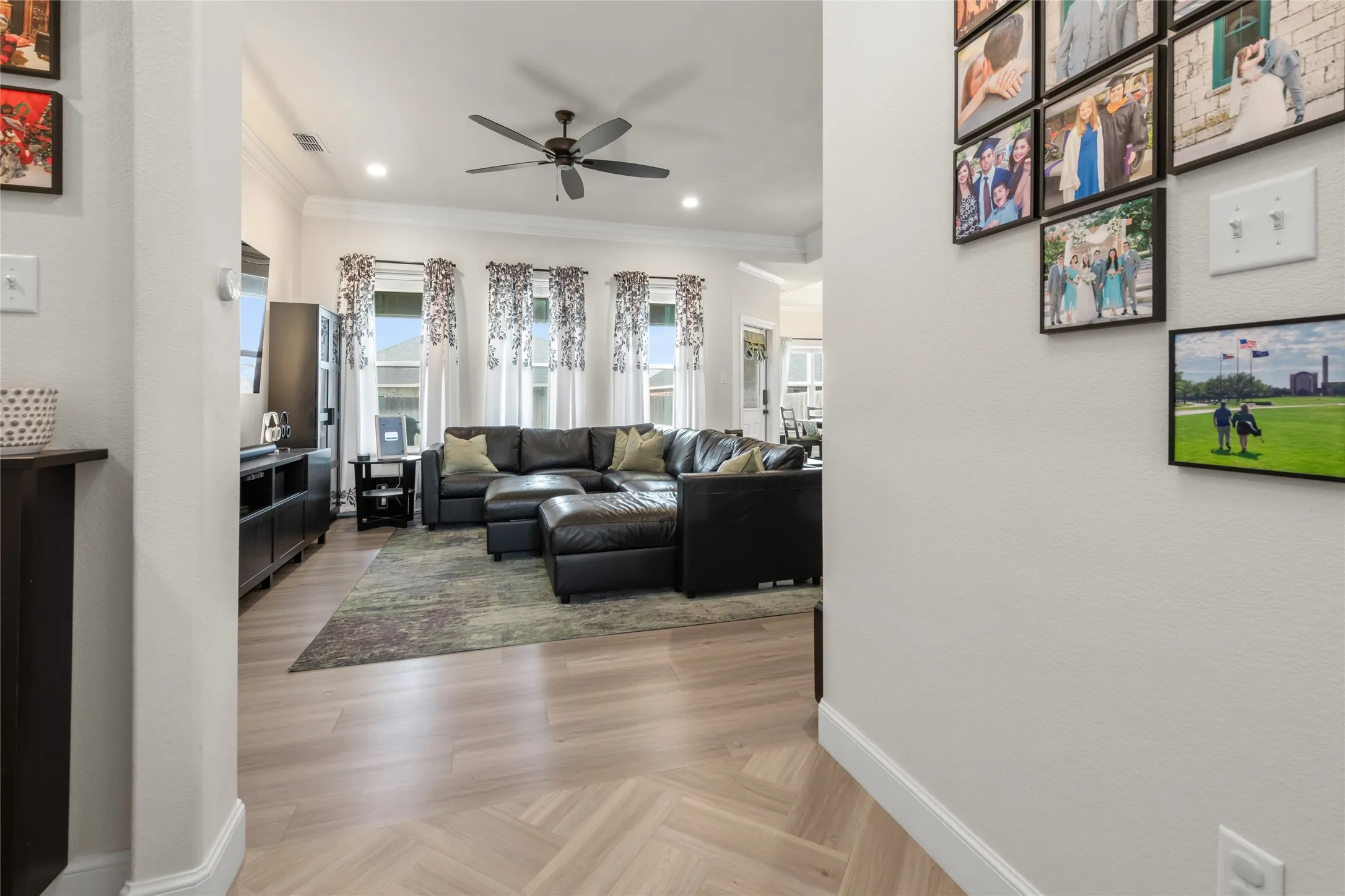 Single Family Residence For Sale in Taylor County , 343 Sweet Pea Path, Abilene, Texas 79602, 3 Bedroom, 2 Bathroom, 2 Garage spaces, 1,595 Sqft, built in 2020, mls#21349293, Real Estate Agent in Abilene, Homes For Sale in Taylor county, Homes For Sale in Abilene, Realtor in Abilene Texas, Real Estate Brokerage Independent Realty Texas, Luminita Cordes Realtor
