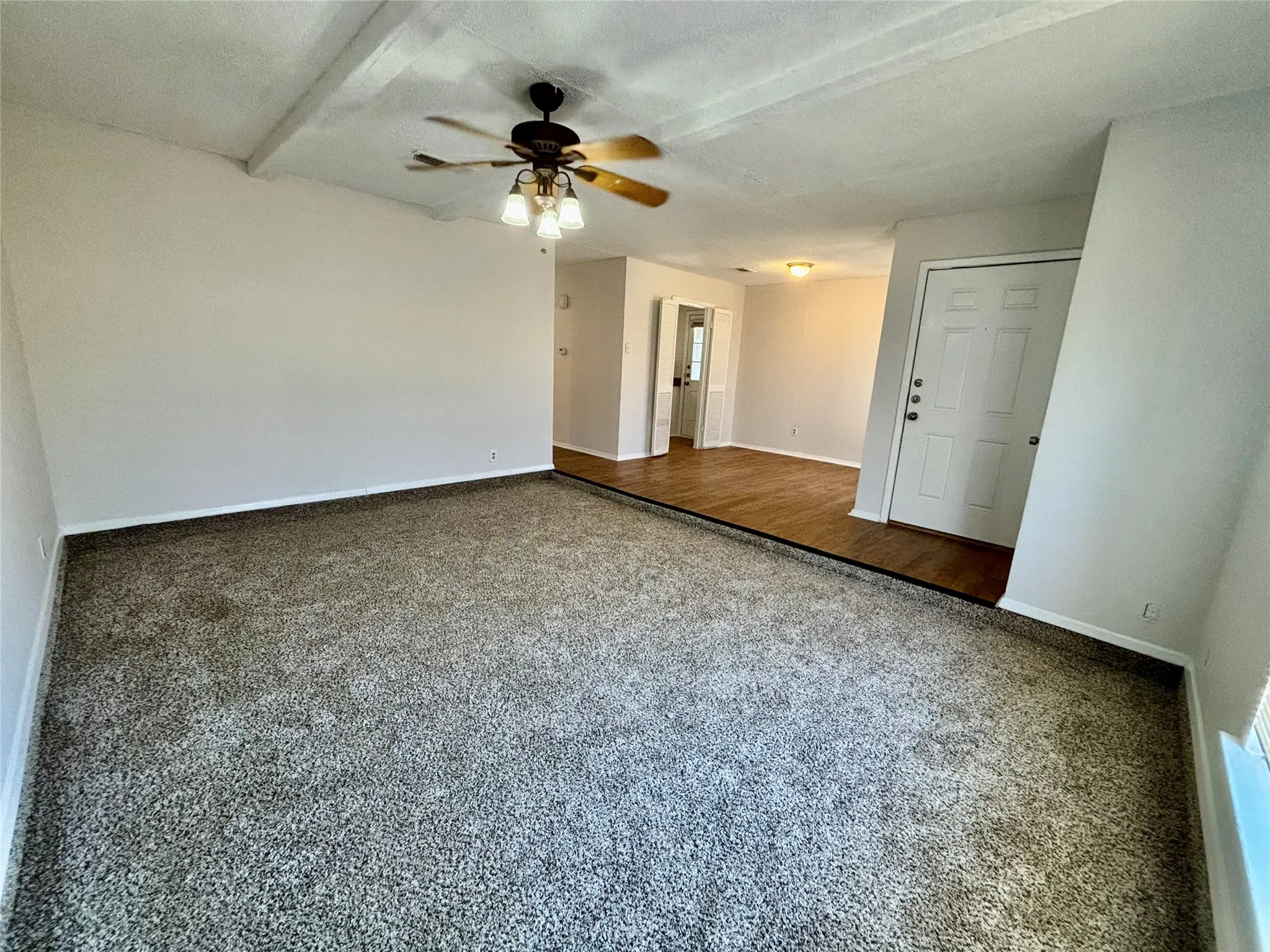 Duplex For Rent in Tarrant County , 800 Irwin Drive A, Hurst, Texas 76053, 2 Bedroom, 1 Bathroom, Garage spaces, 1,069 Sqft, built in 1969, mls#21353339, Real Estate Agent in Hurst, Homes For Rent in Tarrant county, Homes For Rent in Hurst, Realtor in Hurst Texas, Real Estate Brokerage Independent Realty Texas, Luminita Cordes Realtor