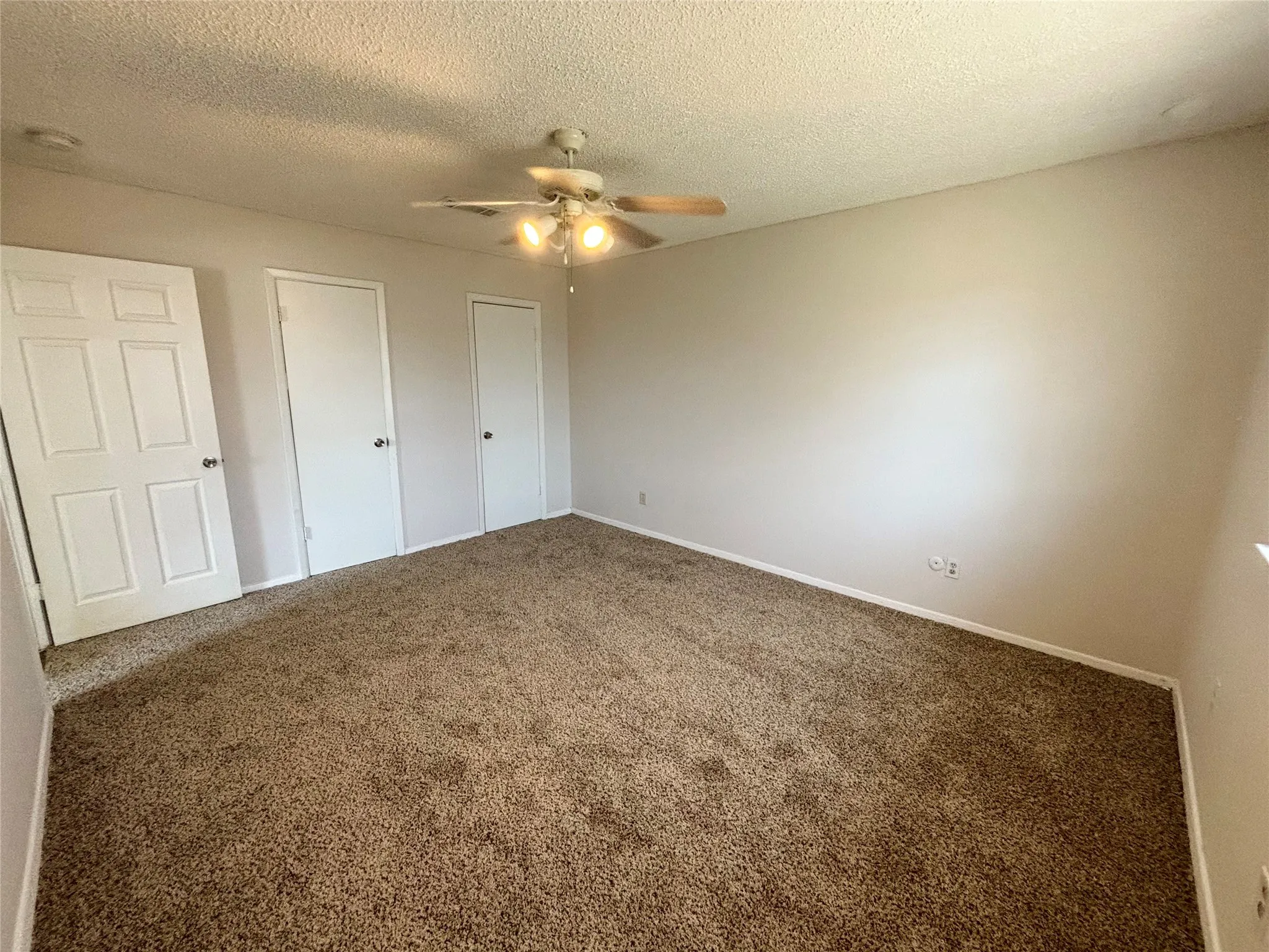 Duplex For Rent in Tarrant County , 800 Irwin Drive A, Hurst, Texas 76053, 2 Bedroom, 1 Bathroom, Garage spaces, 1,069 Sqft, built in 1969, mls#21353339, Real Estate Agent in Hurst, Homes For Rent in Tarrant county, Homes For Rent in Hurst, Realtor in Hurst Texas, Real Estate Brokerage Independent Realty Texas, Luminita Cordes Realtor