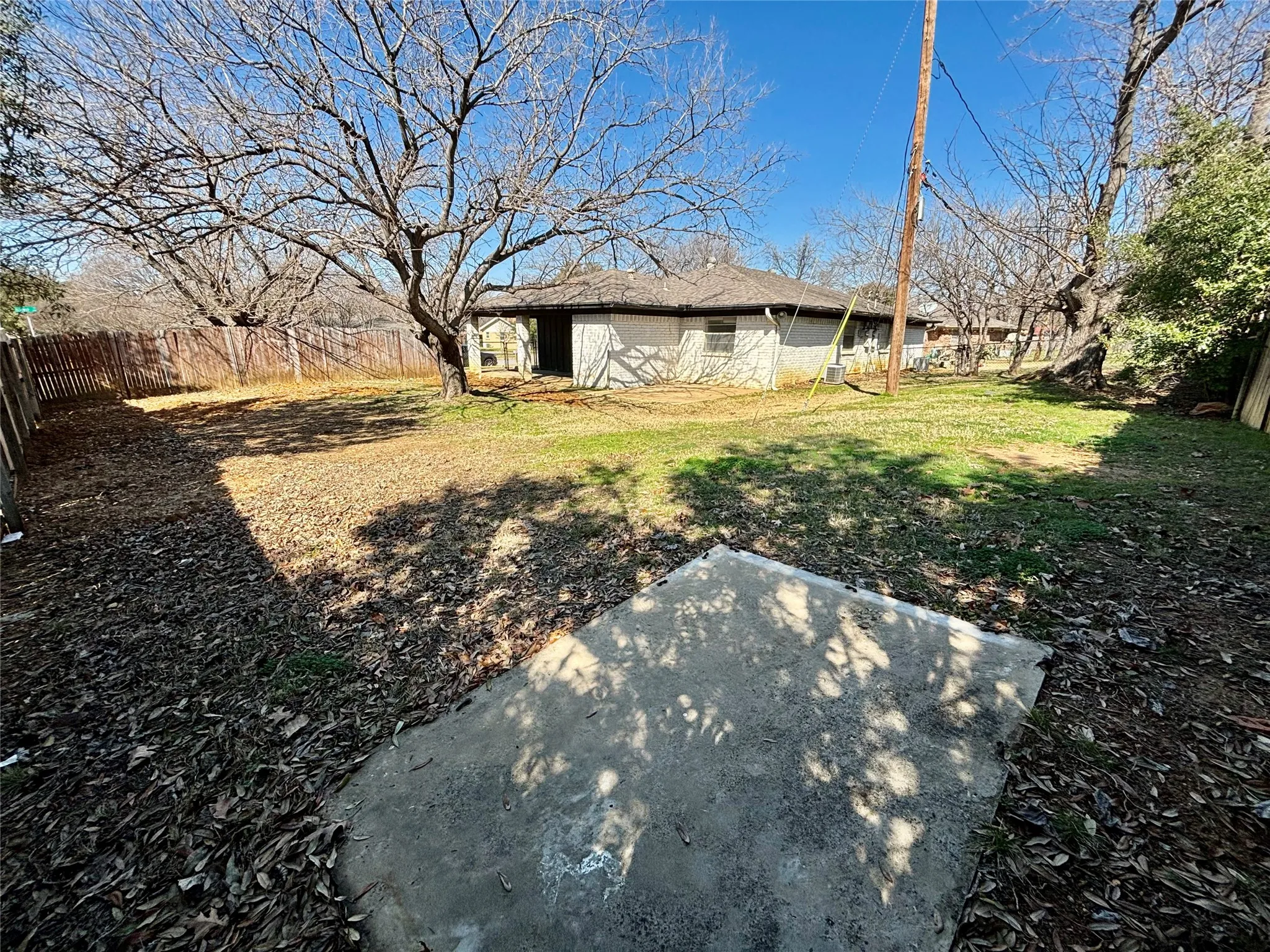 Duplex For Rent in Tarrant County , 800 Irwin Drive A, Hurst, Texas 76053, 2 Bedroom, 1 Bathroom, Garage spaces, 1,069 Sqft, built in 1969, mls#21353339, Real Estate Agent in Hurst, Homes For Rent in Tarrant county, Homes For Rent in Hurst, Realtor in Hurst Texas, Real Estate Brokerage Independent Realty Texas, Luminita Cordes Realtor
