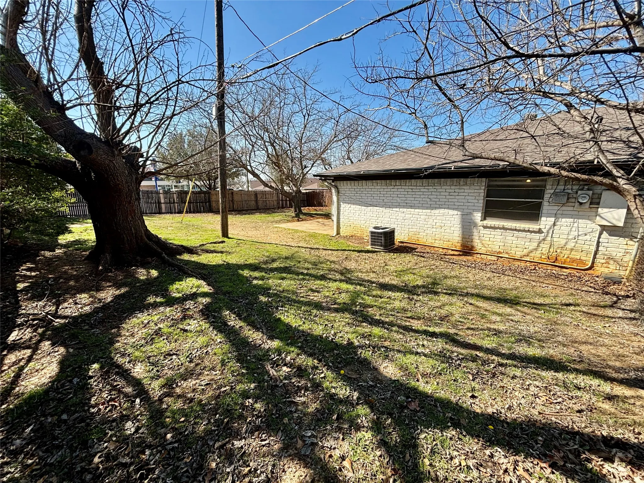 Duplex For Rent in Tarrant County , 800 Irwin Drive A, Hurst, Texas 76053, 2 Bedroom, 1 Bathroom, Garage spaces, 1,069 Sqft, built in 1969, mls#21353339, Real Estate Agent in Hurst, Homes For Rent in Tarrant county, Homes For Rent in Hurst, Realtor in Hurst Texas, Real Estate Brokerage Independent Realty Texas, Luminita Cordes Realtor