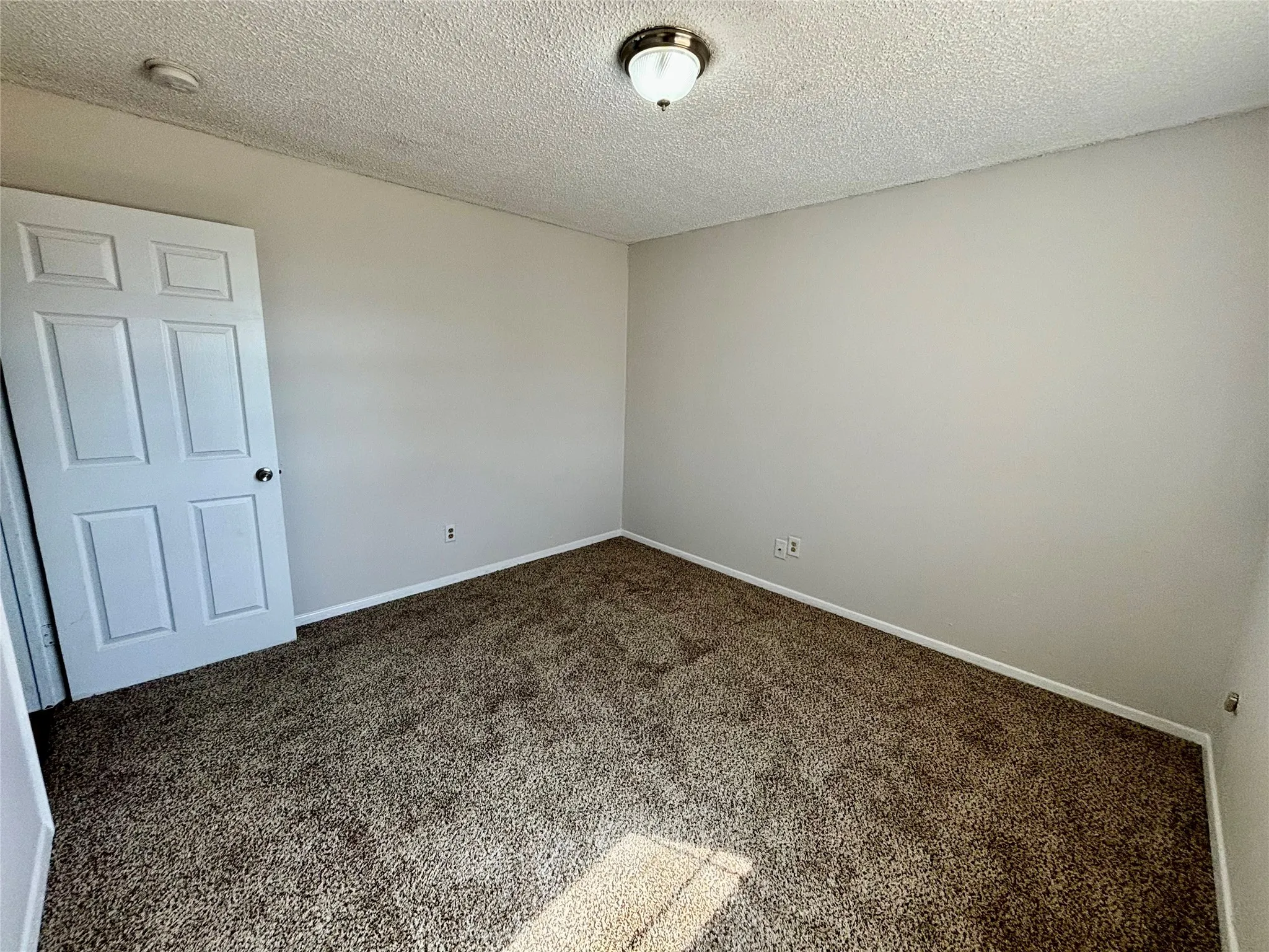 Duplex For Rent in Tarrant County , 800 Irwin Drive A, Hurst, Texas 76053, 2 Bedroom, 1 Bathroom, Garage spaces, 1,069 Sqft, built in 1969, mls#21353339, Real Estate Agent in Hurst, Homes For Rent in Tarrant county, Homes For Rent in Hurst, Realtor in Hurst Texas, Real Estate Brokerage Independent Realty Texas, Luminita Cordes Realtor