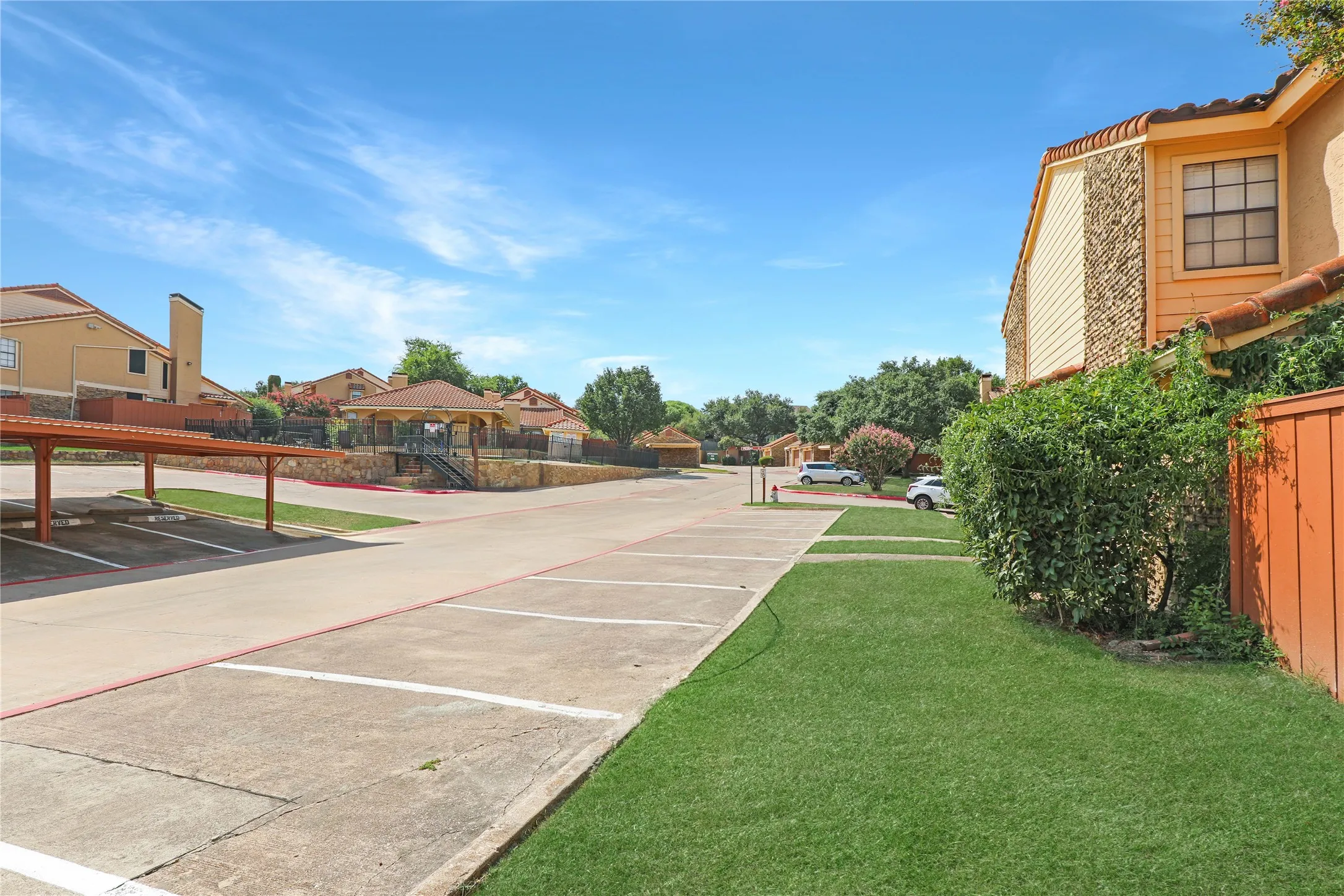 Condominium For Sale in Dallas County , 2620 Piedras 3, Irving, Texas 75038, 1 Bedroom, 2 Bathroom, Garage spaces, 932 Sqft, built in 1981, mls#21353110, Real Estate Agent in Irving, Homes For Sale in Dallas county, Homes For Sale in Irving, Realtor in Irving Texas, Real Estate Brokerage Independent Realty Texas, Luminita Cordes Realtor
