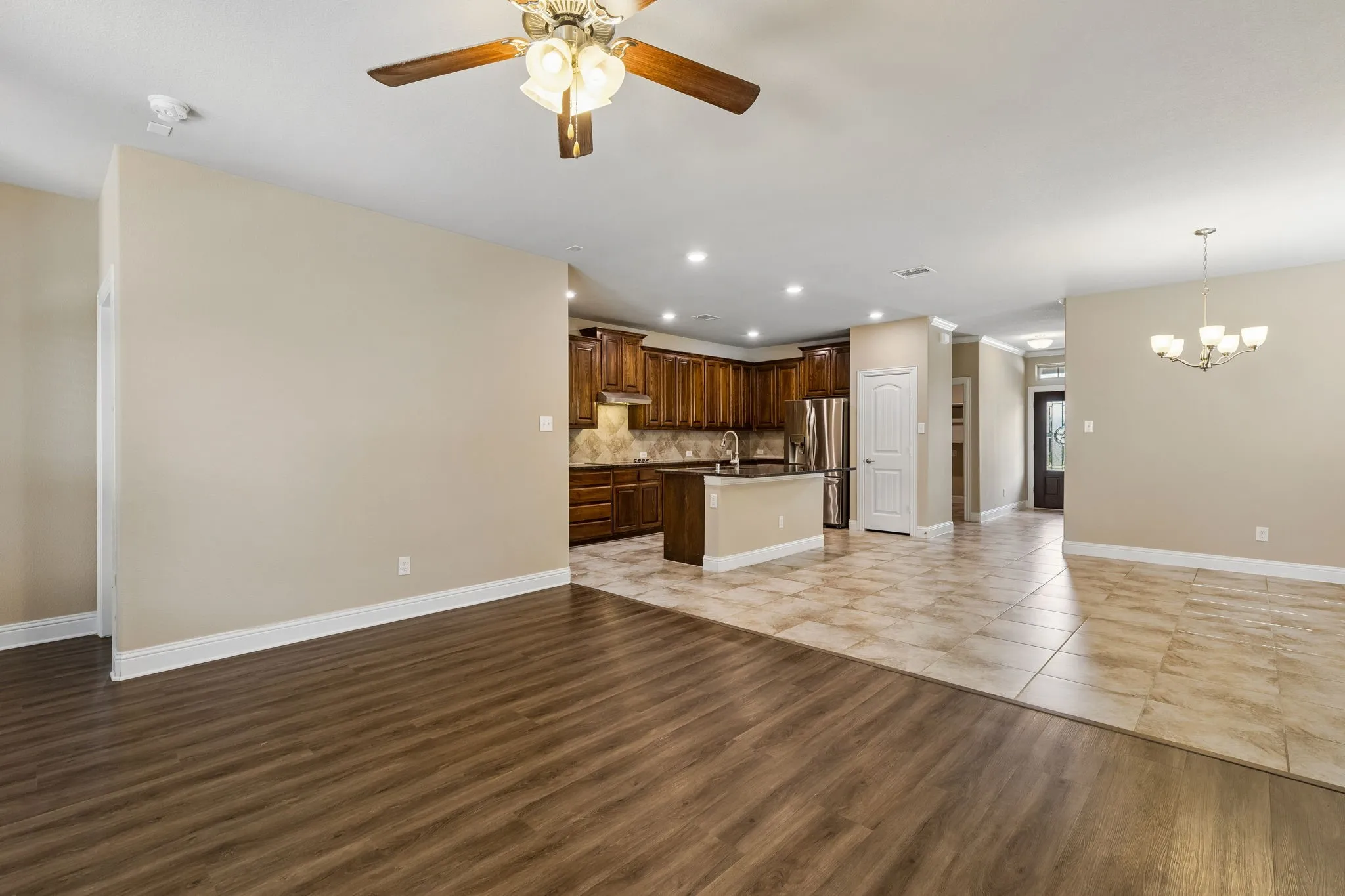 Single Family Residence For Rent in Rockwall County , 537 Hunt Farms Road, Fate, Texas 75189, 5 Bedroom, 4 Bathroom, 2 Garage spaces, 3,413 Sqft, built in 2017, mls#21352155, Real Estate Agent in Fate, Homes For Rent in Rockwall county, Homes For Rent in Fate, Realtor in Fate Texas, Real Estate Brokerage Independent Realty Texas, Luminita Cordes Realtor