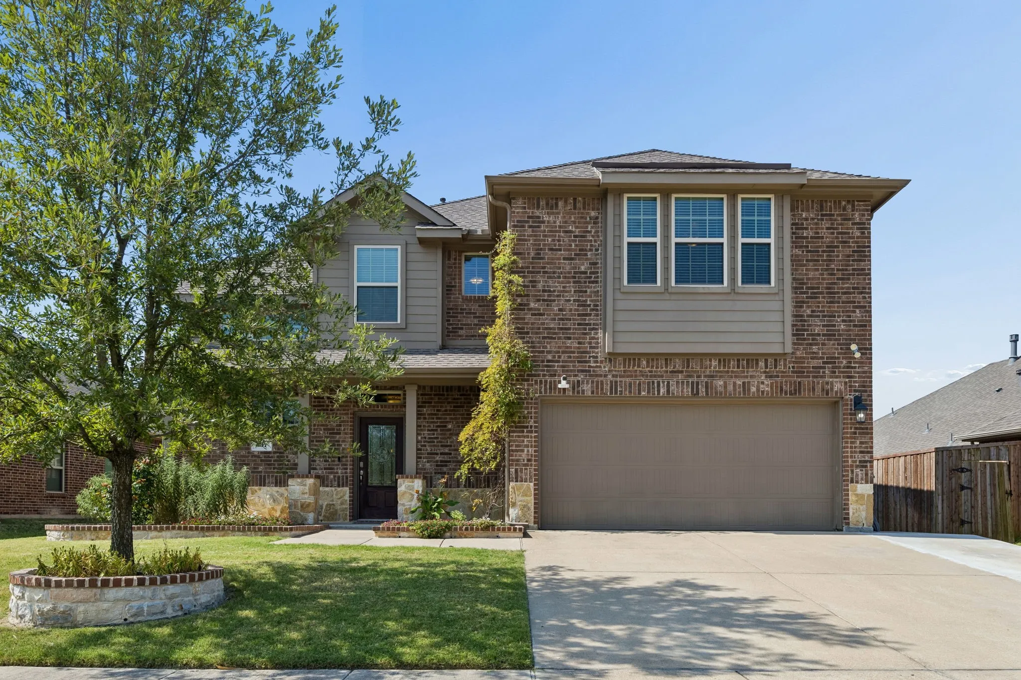 Single Family Residence For Rent in Rockwall County , 537 Hunt Farms Road, Fate, Texas 75189, 5 Bedroom, 4 Bathroom, 2 Garage spaces, 3,413 Sqft, built in 2017, mls#21352155, Real Estate Agent in Fate, Homes For Rent in Rockwall county, Homes For Rent in Fate, Realtor in Fate Texas, Real Estate Brokerage Independent Realty Texas, Luminita Cordes Realtor