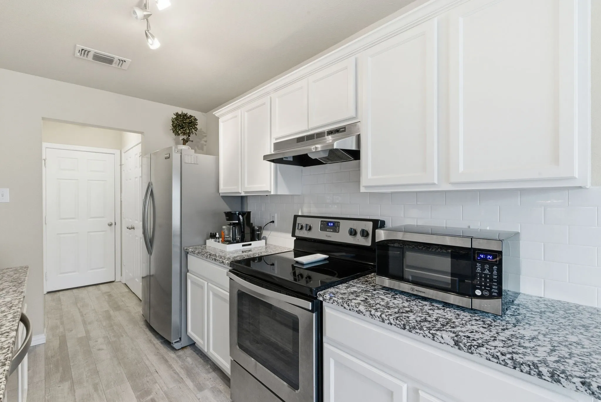 Single Family Residence For Sale in Tarrant County , 10719 Deauville Drive, Fort Worth, Texas 76108, 3 Bedroom, 3 Bathroom, 2 Garage spaces, 1,312 Sqft, built in 2011, mls#21342609, Real Estate Agent in Fort Worth, Homes For Sale in Tarrant county, Homes For Sale in Fort Worth, Realtor in Fort Worth Texas, Real Estate Brokerage Independent Realty Texas, Luminita Cordes Realtor