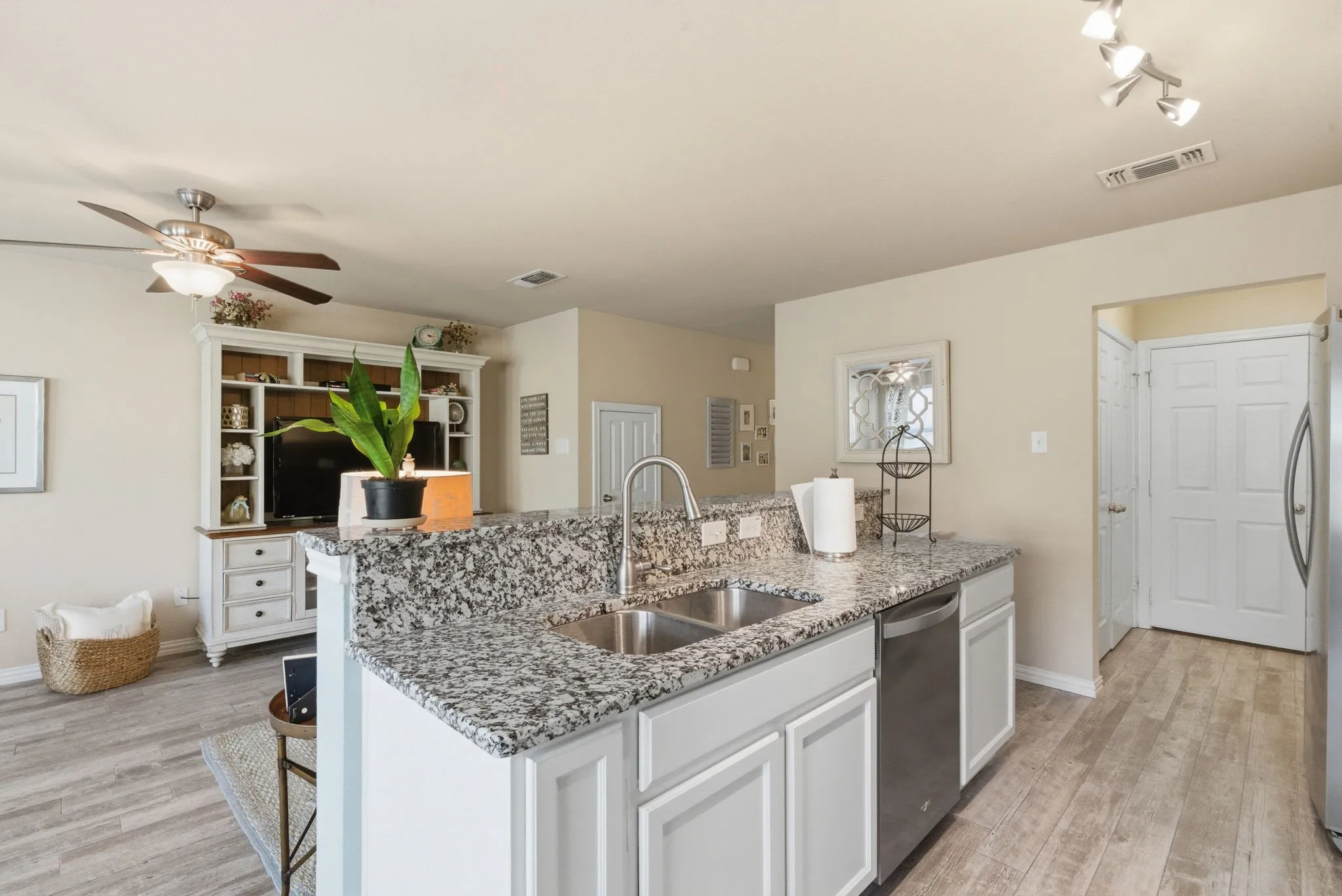 Single Family Residence For Sale in Tarrant County , 10719 Deauville Drive, Fort Worth, Texas 76108, 3 Bedroom, 3 Bathroom, 2 Garage spaces, 1,312 Sqft, built in 2011, mls#21342609, Real Estate Agent in Fort Worth, Homes For Sale in Tarrant county, Homes For Sale in Fort Worth, Realtor in Fort Worth Texas, Real Estate Brokerage Independent Realty Texas, Luminita Cordes Realtor
