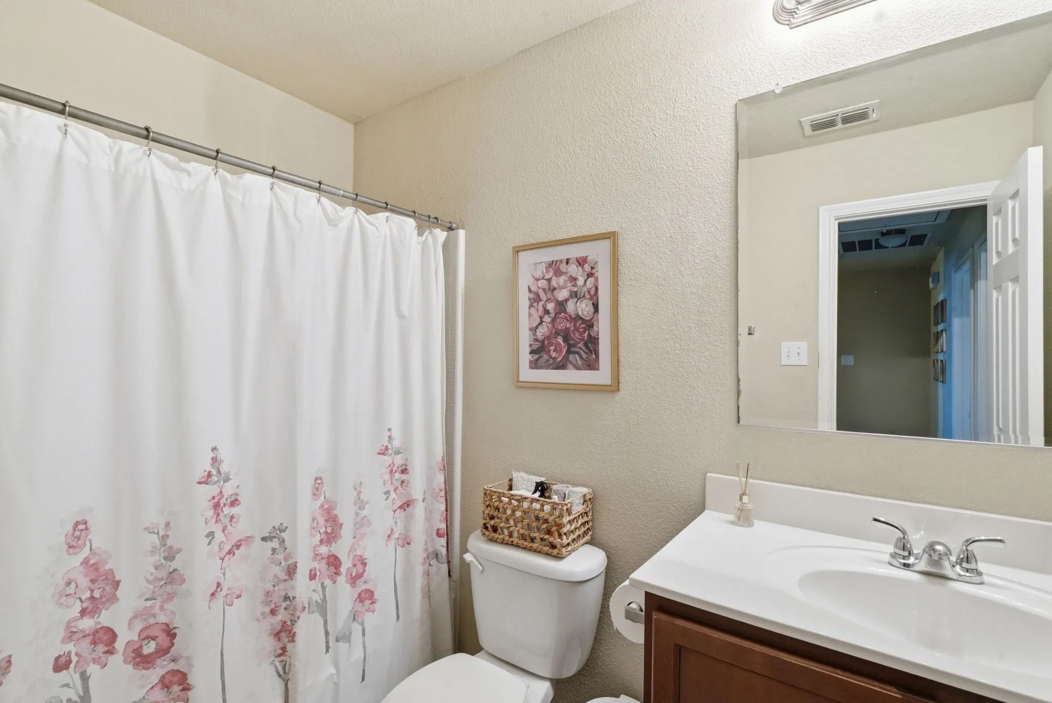 Single Family Residence For Sale in Tarrant County , 10719 Deauville Drive, Fort Worth, Texas 76108, 3 Bedroom, 3 Bathroom, 2 Garage spaces, 1,312 Sqft, built in 2011, mls#21342609, Real Estate Agent in Fort Worth, Homes For Sale in Tarrant county, Homes For Sale in Fort Worth, Realtor in Fort Worth Texas, Real Estate Brokerage Independent Realty Texas, Luminita Cordes Realtor