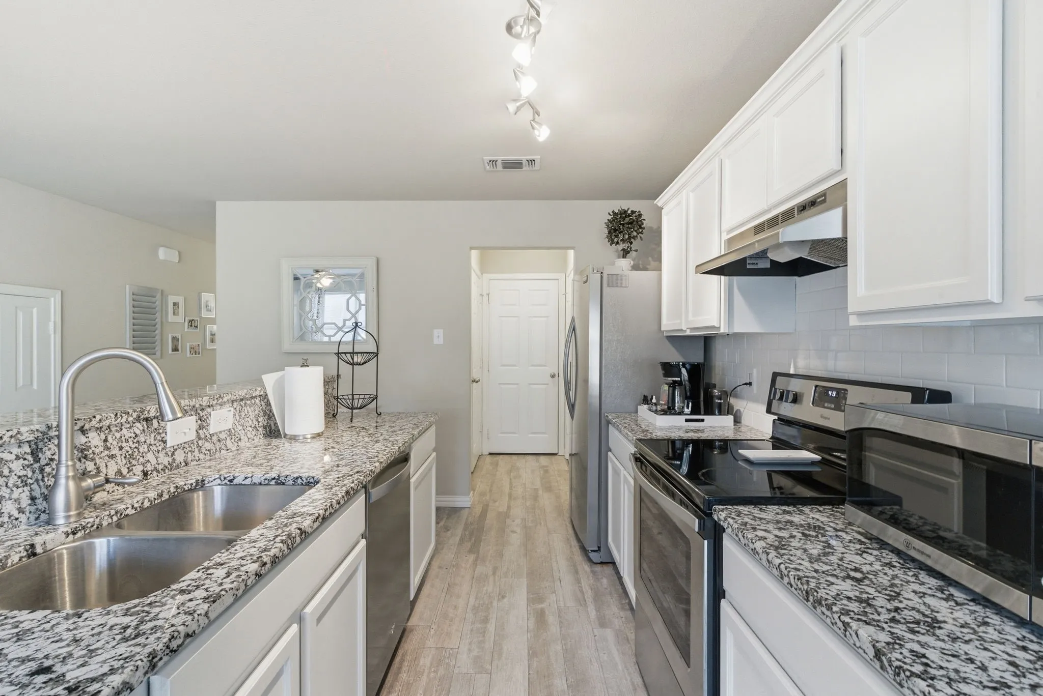 Single Family Residence For Sale in Tarrant County , 10719 Deauville Drive, Fort Worth, Texas 76108, 3 Bedroom, 3 Bathroom, 2 Garage spaces, 1,312 Sqft, built in 2011, mls#21342609, Real Estate Agent in Fort Worth, Homes For Sale in Tarrant county, Homes For Sale in Fort Worth, Realtor in Fort Worth Texas, Real Estate Brokerage Independent Realty Texas, Luminita Cordes Realtor