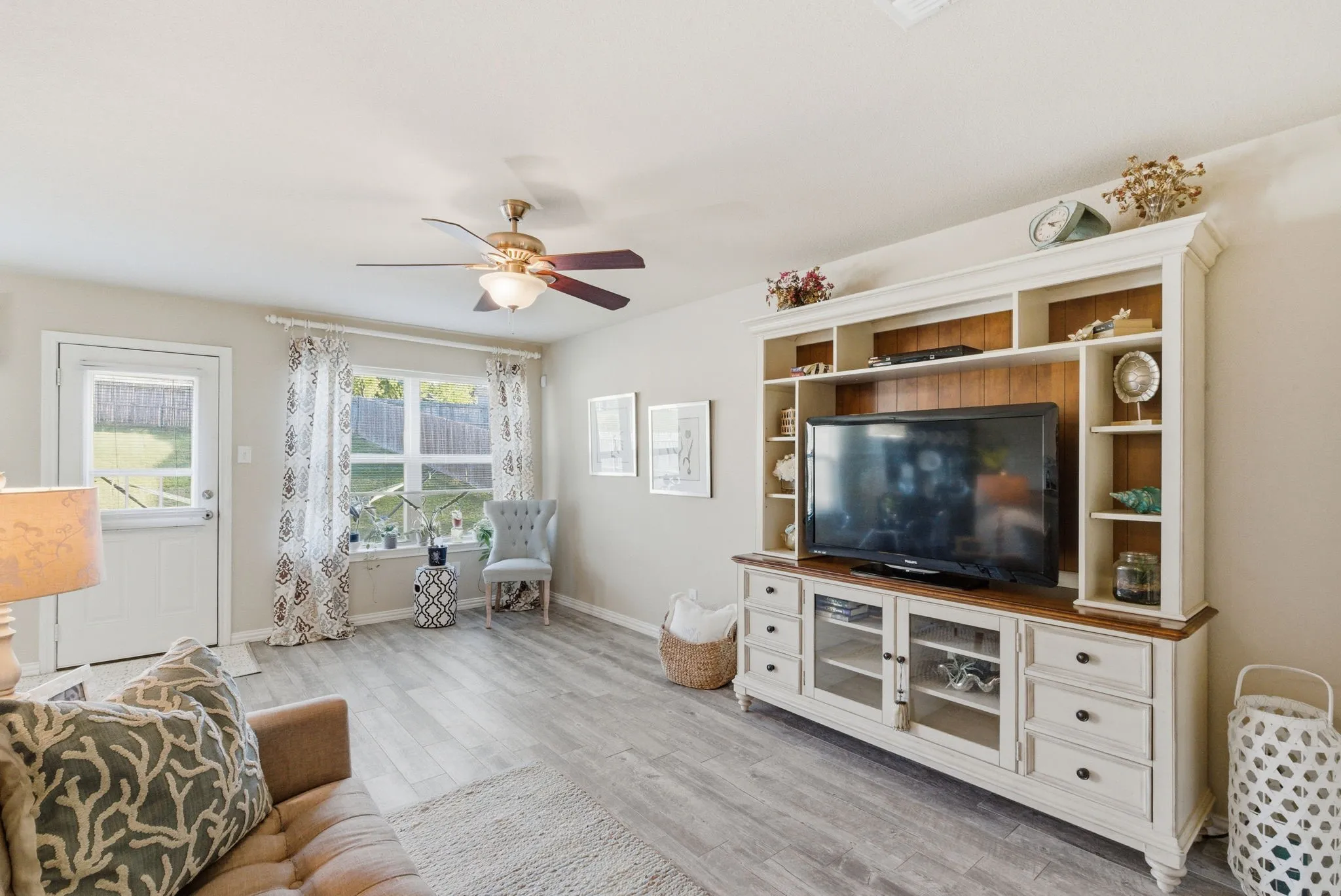 Single Family Residence For Sale in Tarrant County , 10719 Deauville Drive, Fort Worth, Texas 76108, 3 Bedroom, 3 Bathroom, 2 Garage spaces, 1,312 Sqft, built in 2011, mls#21342609, Real Estate Agent in Fort Worth, Homes For Sale in Tarrant county, Homes For Sale in Fort Worth, Realtor in Fort Worth Texas, Real Estate Brokerage Independent Realty Texas, Luminita Cordes Realtor