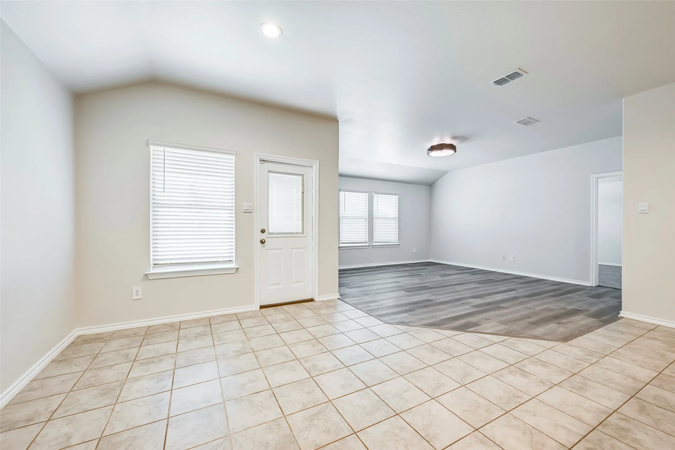 Single Family Residence For Sale in Tarrant County , 256 Olympia Marble Drive, Fort Worth, Texas 76131, 4 Bedroom, 2 Bathroom, 2 Garage spaces, 1,860 Sqft, built in 2023, mls#21353305, Real Estate Agent in Fort Worth, Homes For Sale in Tarrant county, Homes For Sale in Fort Worth, Realtor in Fort Worth Texas, Real Estate Brokerage Independent Realty Texas, Luminita Cordes Realtor