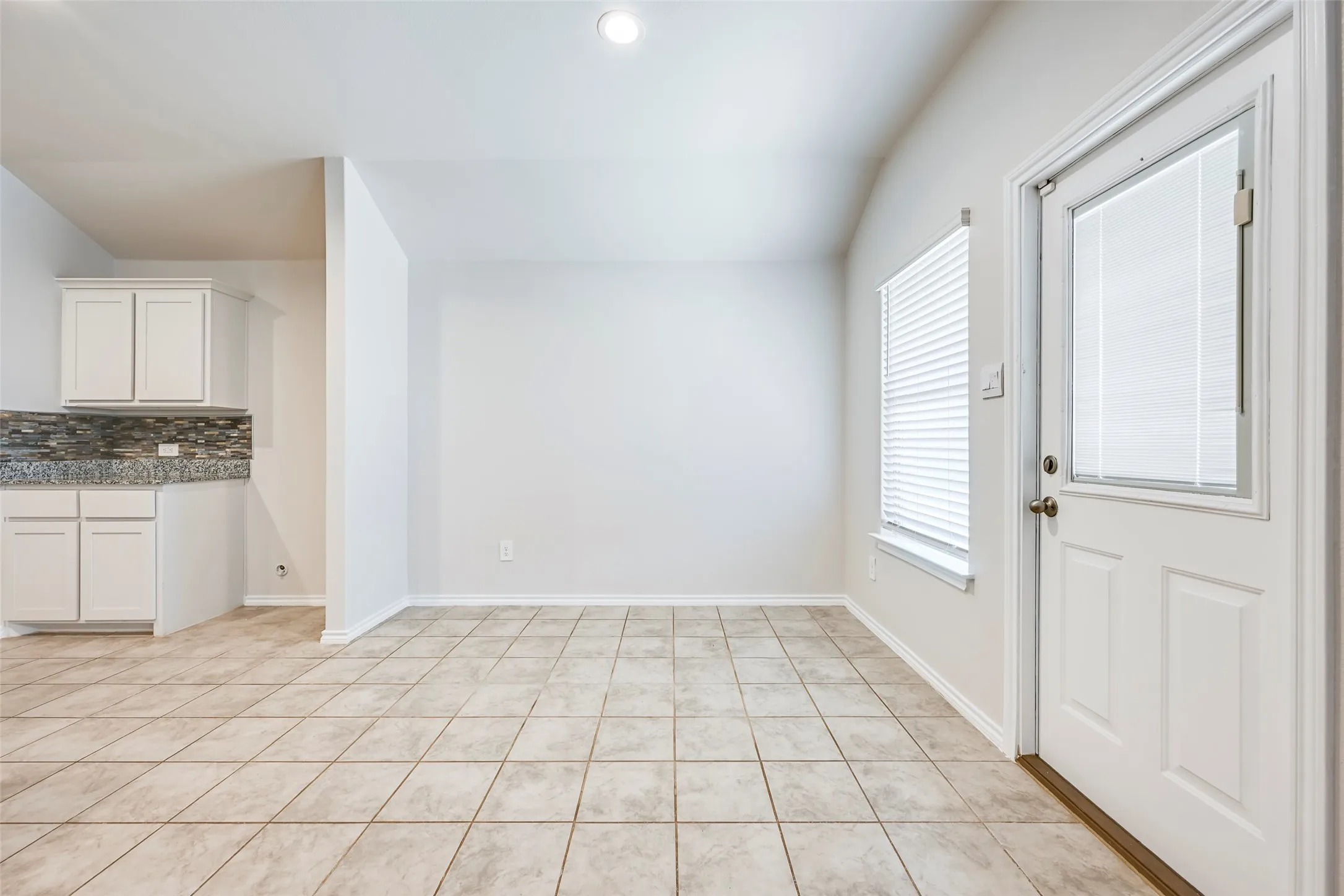 Single Family Residence For Sale in Tarrant County , 256 Olympia Marble Drive, Fort Worth, Texas 76131, 4 Bedroom, 2 Bathroom, 2 Garage spaces, 1,860 Sqft, built in 2023, mls#21353305, Real Estate Agent in Fort Worth, Homes For Sale in Tarrant county, Homes For Sale in Fort Worth, Realtor in Fort Worth Texas, Real Estate Brokerage Independent Realty Texas, Luminita Cordes Realtor
