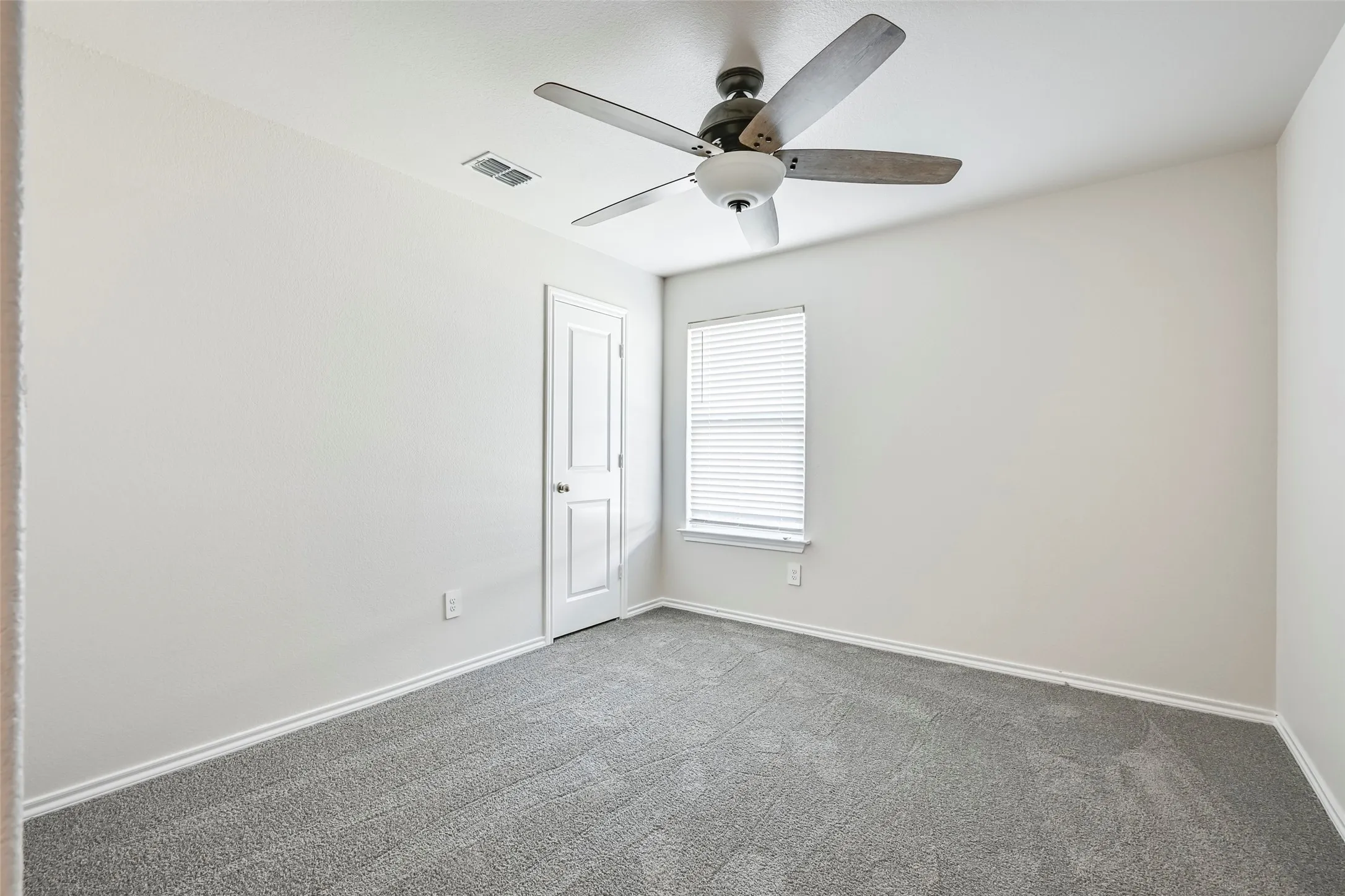 Single Family Residence For Sale in Tarrant County , 256 Olympia Marble Drive, Fort Worth, Texas 76131, 4 Bedroom, 2 Bathroom, 2 Garage spaces, 1,860 Sqft, built in 2023, mls#21353305, Real Estate Agent in Fort Worth, Homes For Sale in Tarrant county, Homes For Sale in Fort Worth, Realtor in Fort Worth Texas, Real Estate Brokerage Independent Realty Texas, Luminita Cordes Realtor