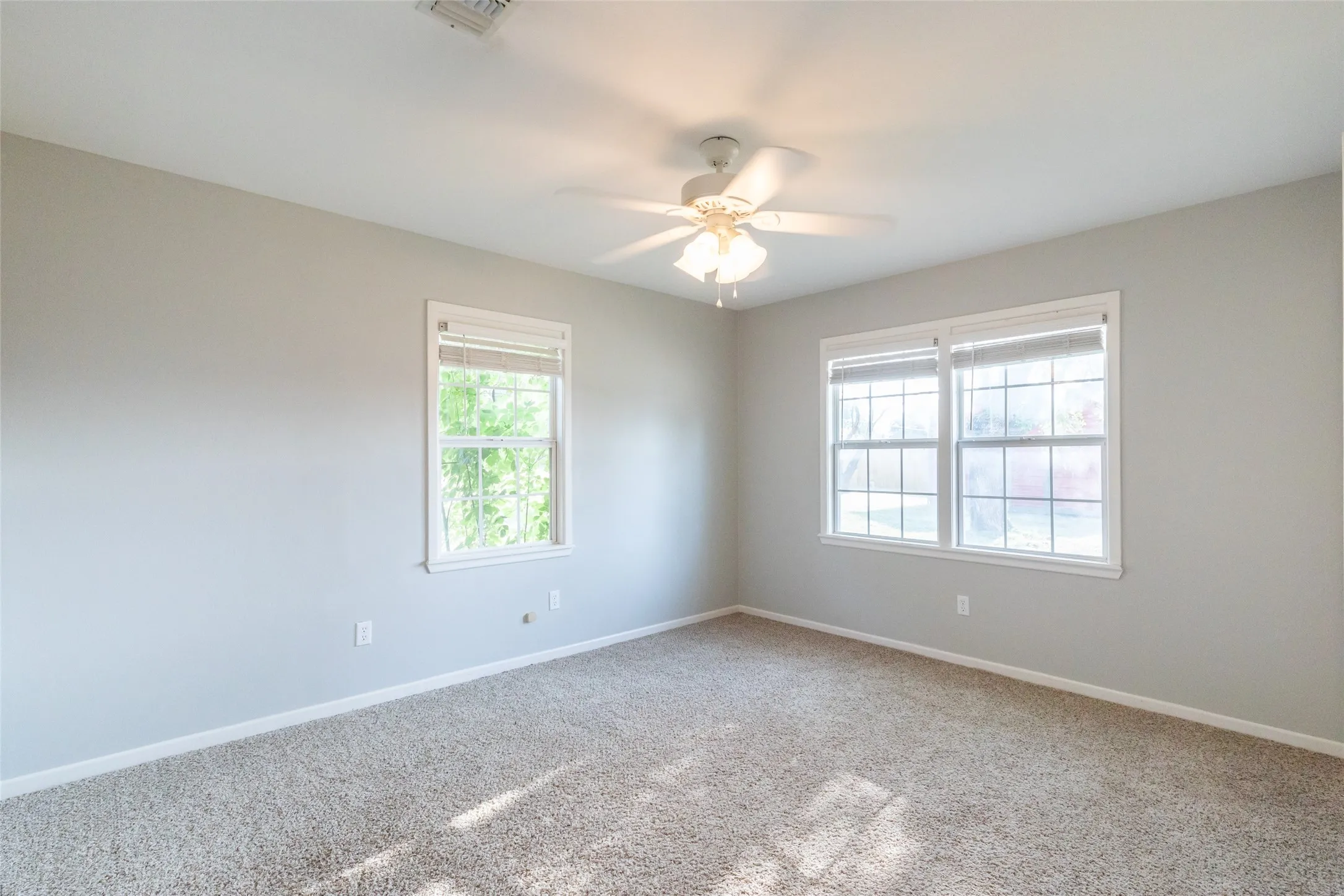 Single Family Residence For Sale in Callahan County , 821 Cherry Lane, Clyde, Texas 79510, 3 Bedroom, 2 Bathroom, Garage spaces, 1,620 Sqft, built in 1950, mls#21352812, Real Estate Agent in Clyde, Homes For Sale in Callahan county, Homes For Sale in Clyde, Realtor in Clyde Texas, Real Estate Brokerage Independent Realty Texas, Luminita Cordes Realtor