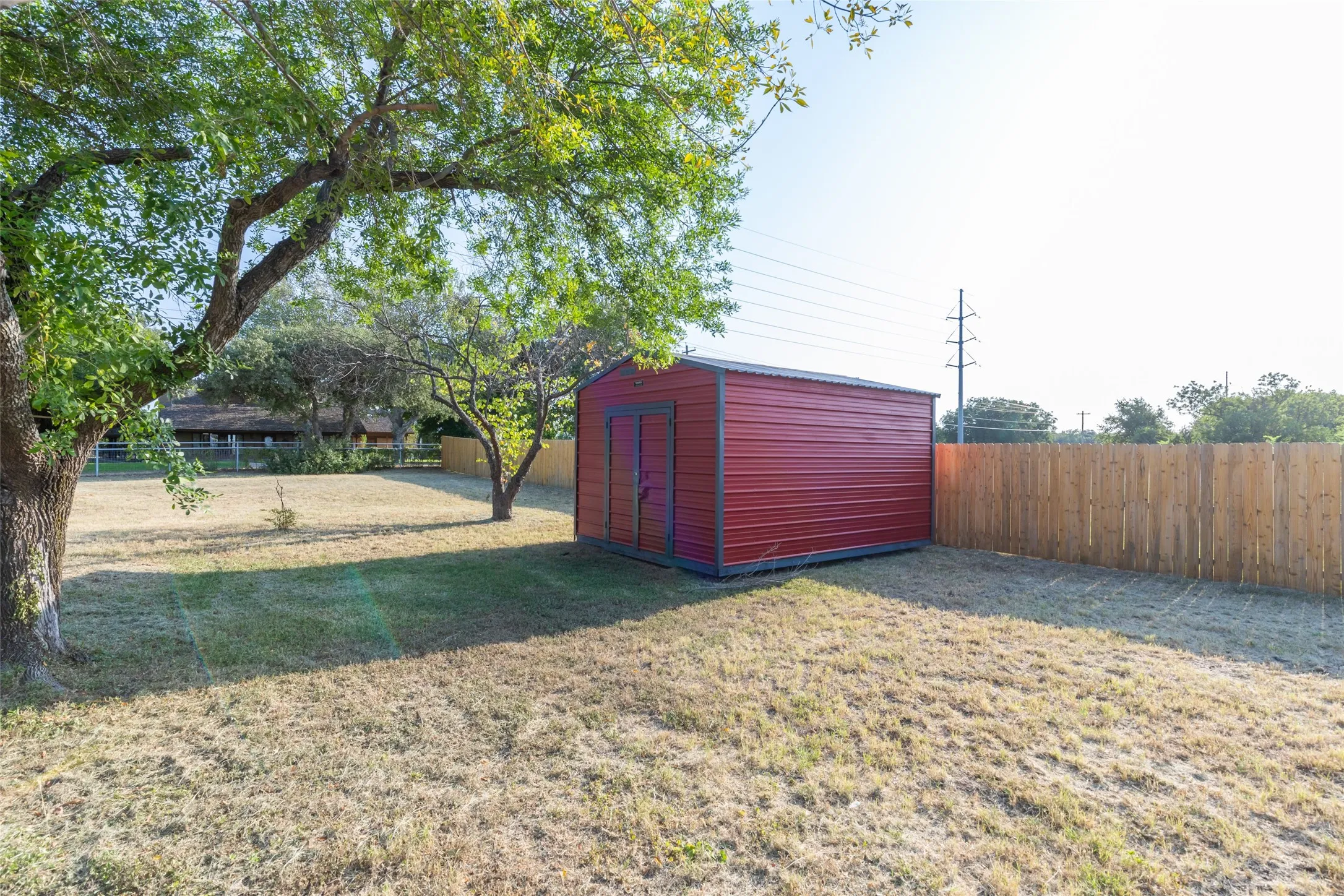 Single Family Residence For Sale in Callahan County , 821 Cherry Lane, Clyde, Texas 79510, 3 Bedroom, 2 Bathroom, Garage spaces, 1,620 Sqft, built in 1950, mls#21352812, Real Estate Agent in Clyde, Homes For Sale in Callahan county, Homes For Sale in Clyde, Realtor in Clyde Texas, Real Estate Brokerage Independent Realty Texas, Luminita Cordes Realtor