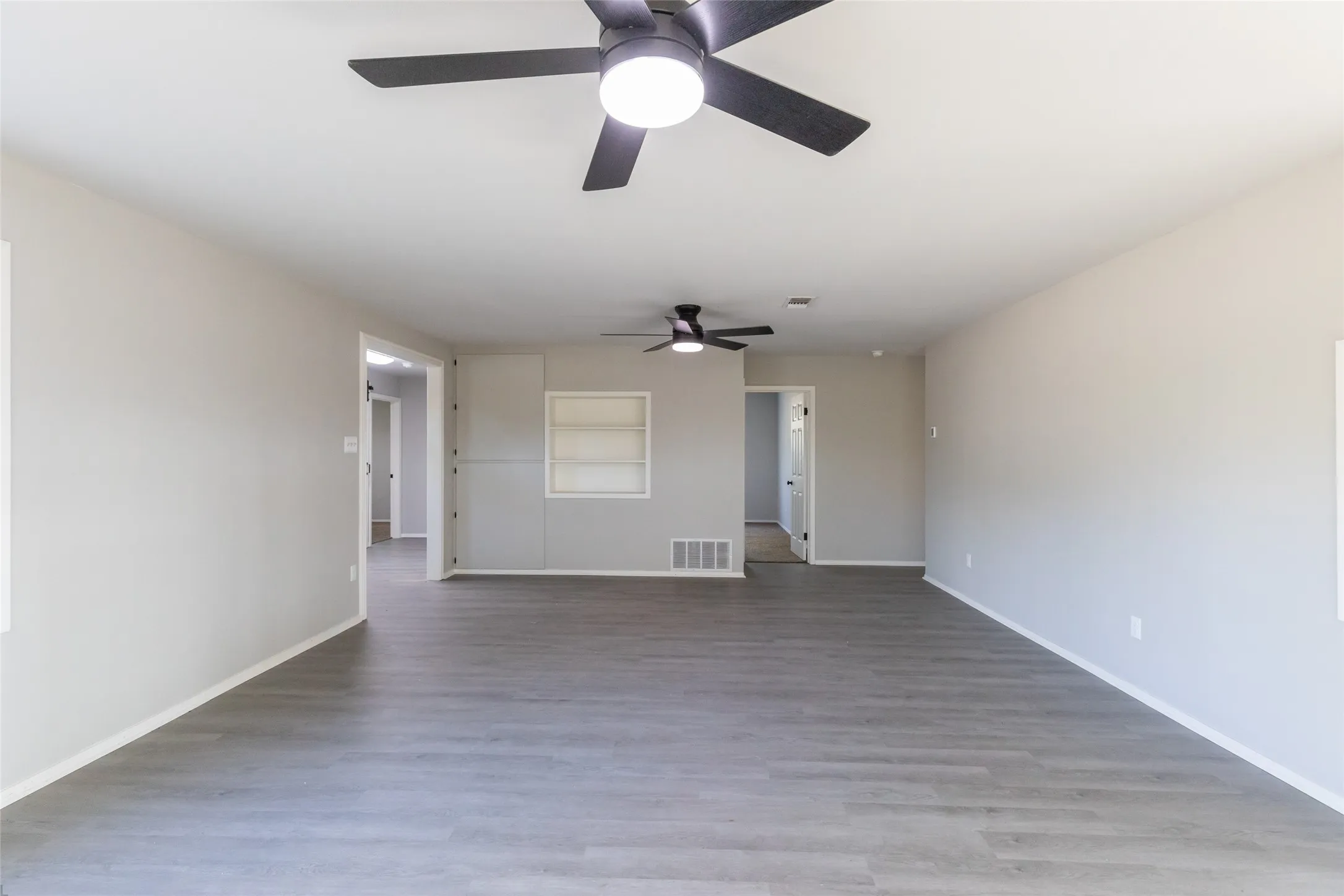 Single Family Residence For Sale in Callahan County , 821 Cherry Lane, Clyde, Texas 79510, 3 Bedroom, 2 Bathroom, Garage spaces, 1,620 Sqft, built in 1950, mls#21352812, Real Estate Agent in Clyde, Homes For Sale in Callahan county, Homes For Sale in Clyde, Realtor in Clyde Texas, Real Estate Brokerage Independent Realty Texas, Luminita Cordes Realtor