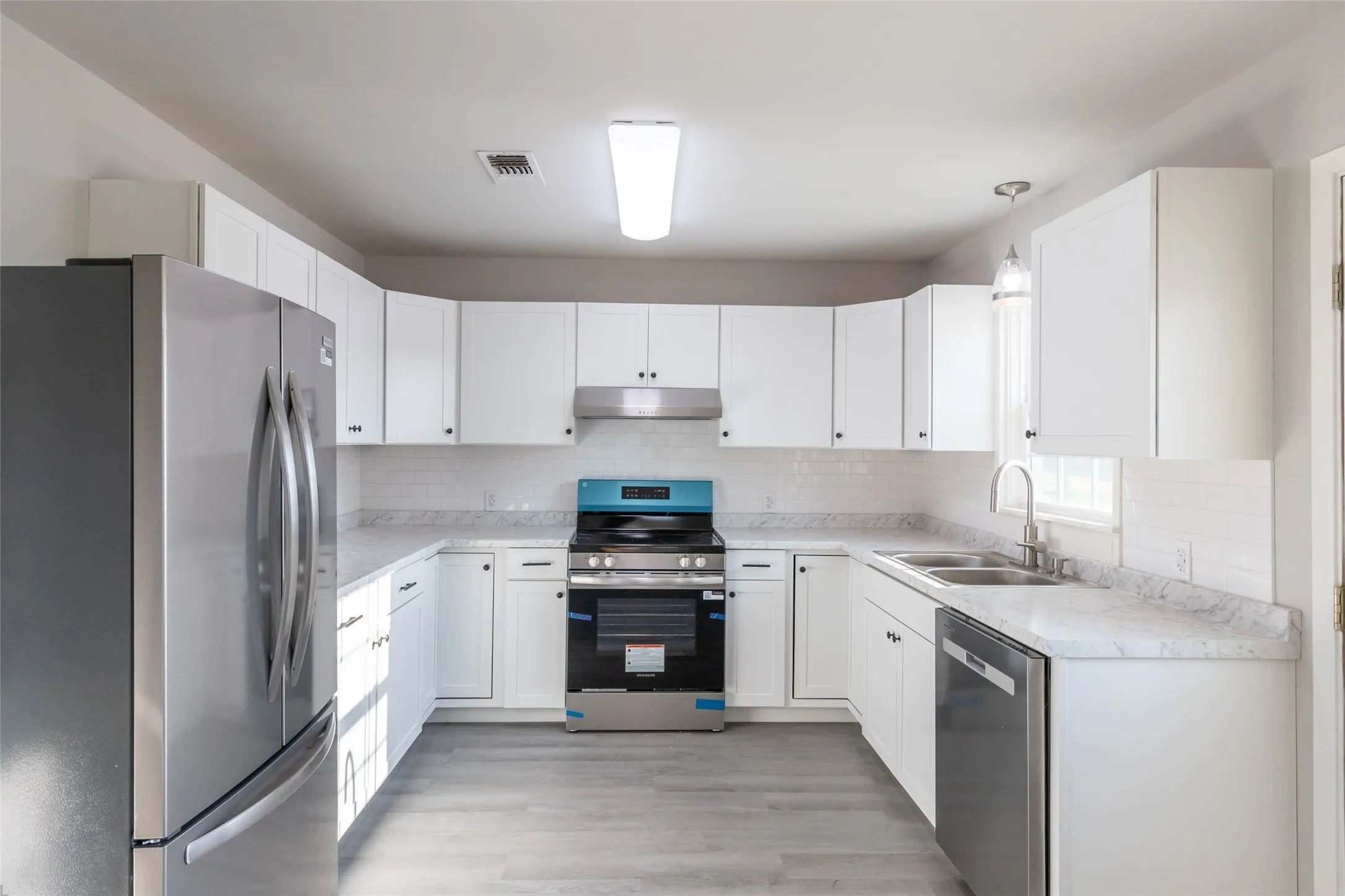 Single Family Residence For Sale in Callahan County , 821 Cherry Lane, Clyde, Texas 79510, 3 Bedroom, 2 Bathroom, Garage spaces, 1,620 Sqft, built in 1950, mls#21352812, Real Estate Agent in Clyde, Homes For Sale in Callahan county, Homes For Sale in Clyde, Realtor in Clyde Texas, Real Estate Brokerage Independent Realty Texas, Luminita Cordes Realtor