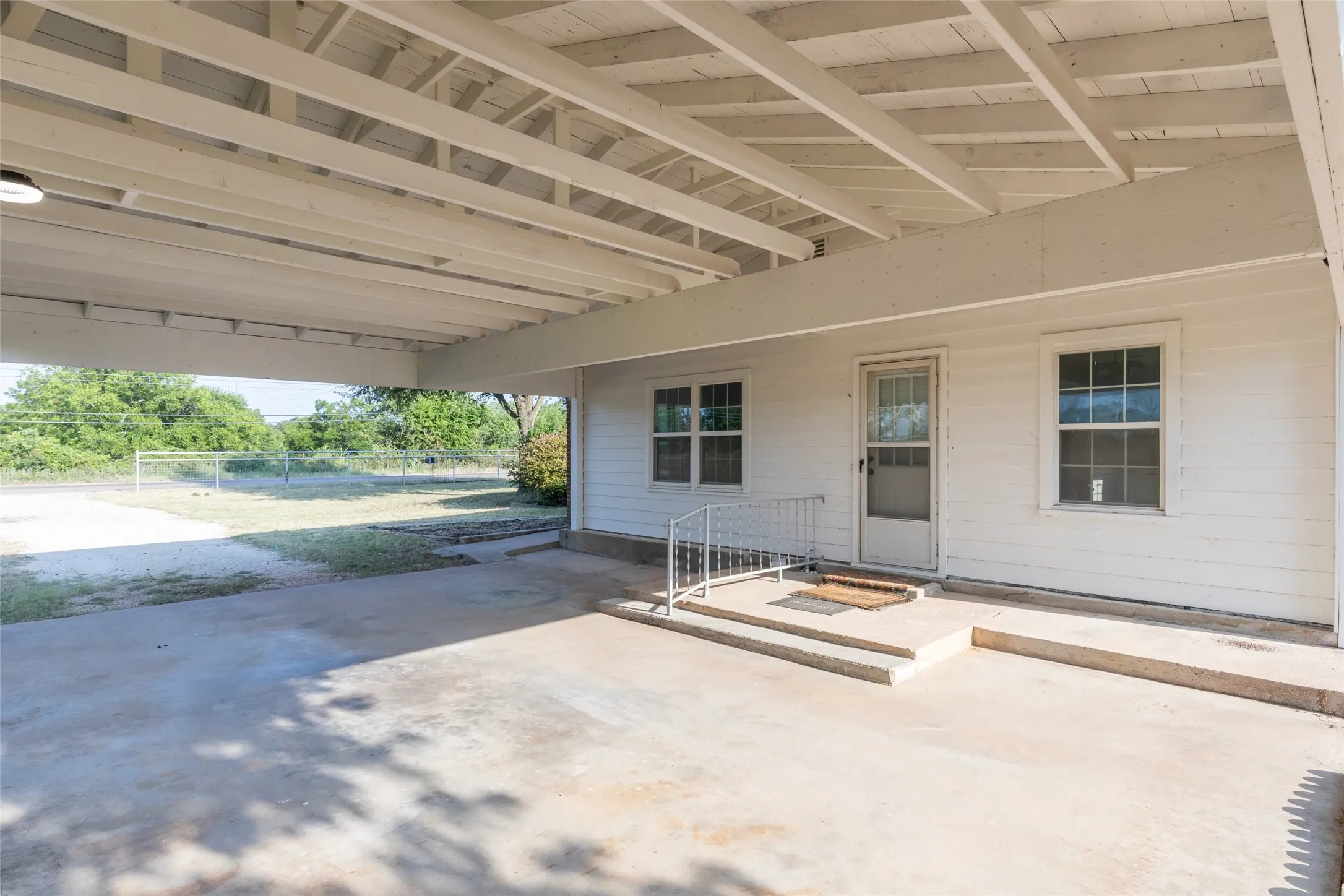 Single Family Residence For Sale in Callahan County , 821 Cherry Lane, Clyde, Texas 79510, 3 Bedroom, 2 Bathroom, Garage spaces, 1,620 Sqft, built in 1950, mls#21352812, Real Estate Agent in Clyde, Homes For Sale in Callahan county, Homes For Sale in Clyde, Realtor in Clyde Texas, Real Estate Brokerage Independent Realty Texas, Luminita Cordes Realtor