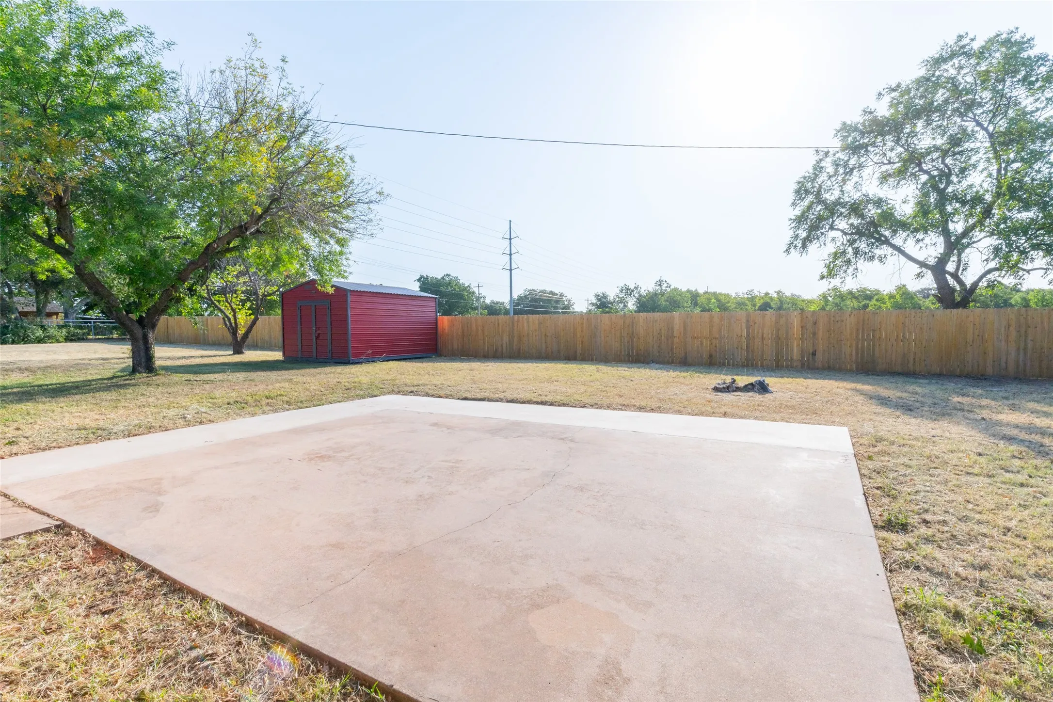 Single Family Residence For Sale in Callahan County , 821 Cherry Lane, Clyde, Texas 79510, 3 Bedroom, 2 Bathroom, Garage spaces, 1,620 Sqft, built in 1950, mls#21352812, Real Estate Agent in Clyde, Homes For Sale in Callahan county, Homes For Sale in Clyde, Realtor in Clyde Texas, Real Estate Brokerage Independent Realty Texas, Luminita Cordes Realtor