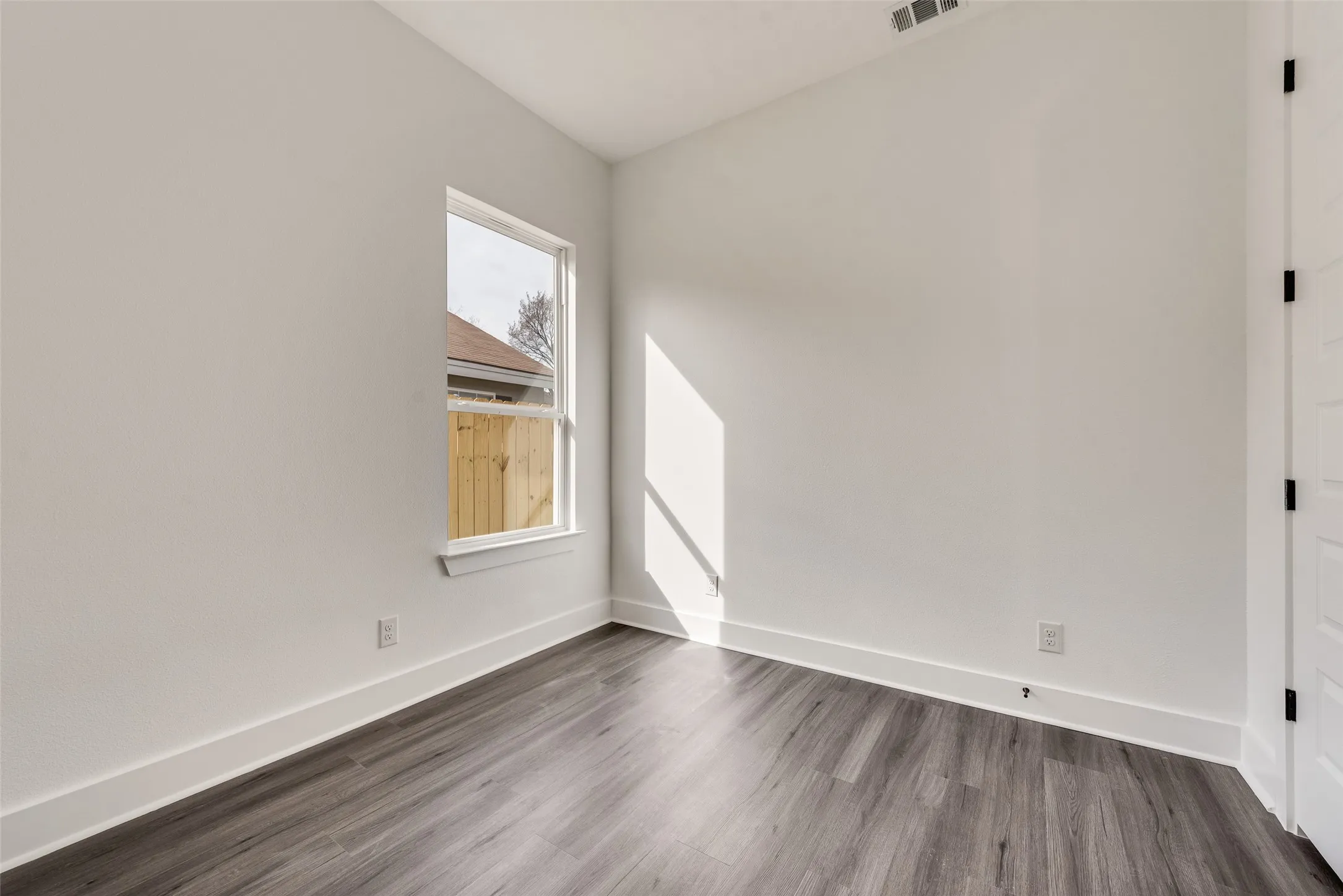 Single Family Residence For Sale in Dallas County , 3811 Aransas Street, Dallas, Texas 75212, 4 Bedroom, 2 Bathroom, 2 Garage spaces, 1,745 Sqft, built in 2026, mls#21353347, Real Estate Agent in Dallas, Homes For Sale in Dallas county, Homes For Sale in Dallas, Realtor in Dallas Texas, Real Estate Brokerage Independent Realty Texas, Luminita Cordes Realtor