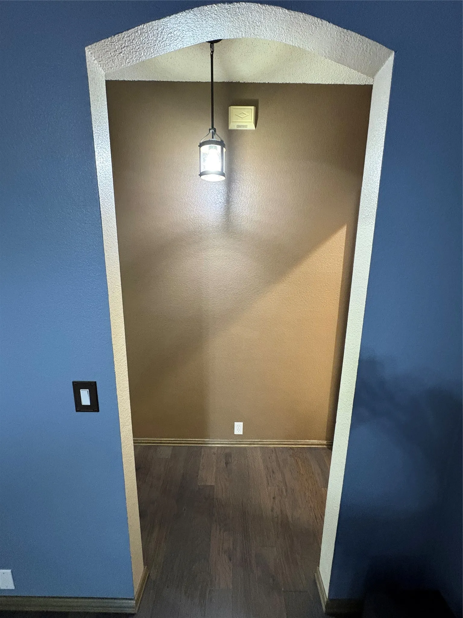 Single Family Residence For Sale in Collin County , 10807 Ambergate Lane, Frisco, Texas 75035, 3 Bedroom, 2 Bathroom, 2 Garage spaces, 1,806 Sqft, built in 1996, mls#21339590, Real Estate Agent in Frisco, Homes For Sale in Collin county, Homes For Sale in Frisco, Realtor in Frisco Texas, Real Estate Brokerage Independent Realty Texas, Luminita Cordes Realtor