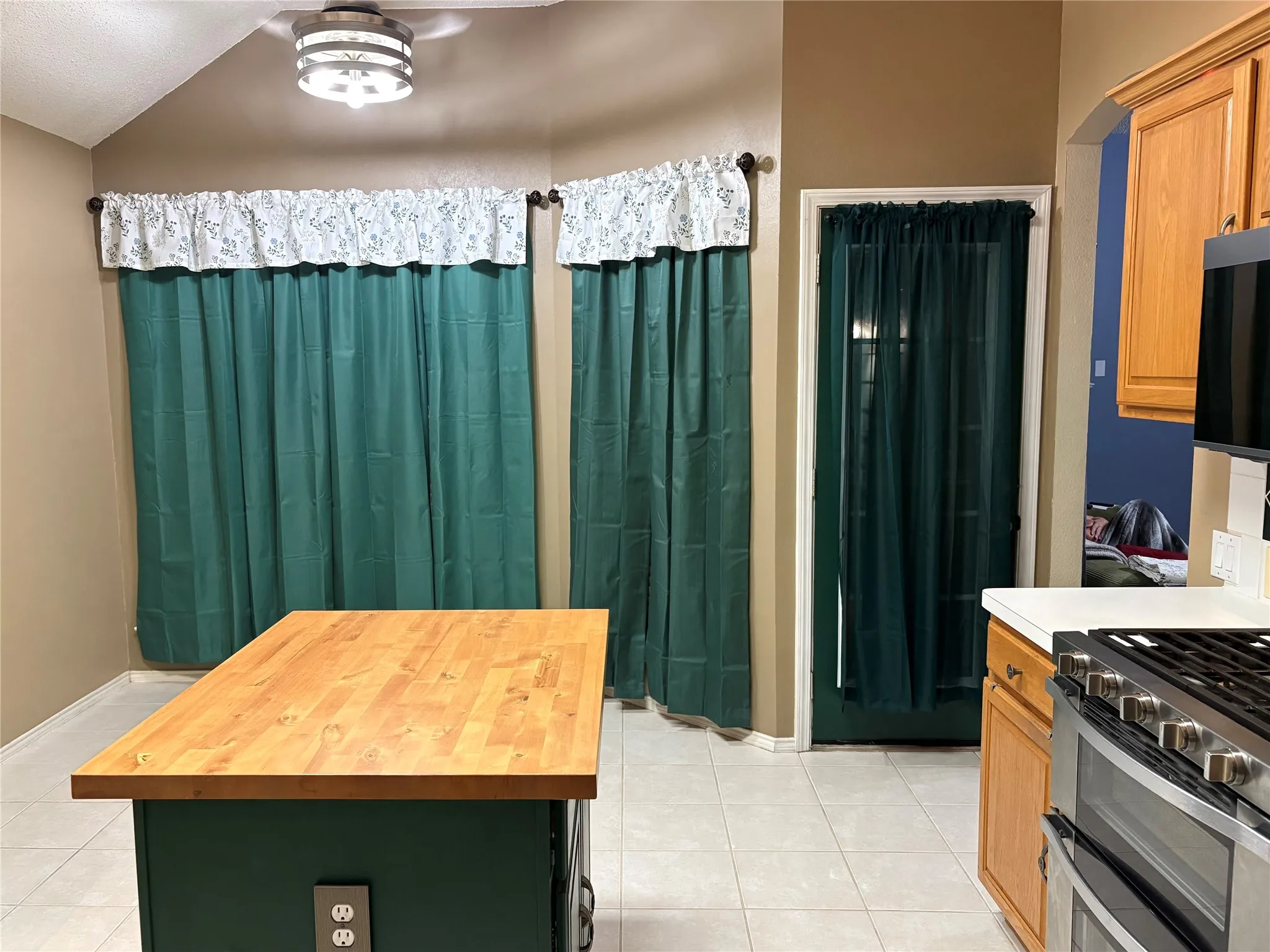Single Family Residence For Sale in Collin County , 10807 Ambergate Lane, Frisco, Texas 75035, 3 Bedroom, 2 Bathroom, 2 Garage spaces, 1,806 Sqft, built in 1996, mls#21339590, Real Estate Agent in Frisco, Homes For Sale in Collin county, Homes For Sale in Frisco, Realtor in Frisco Texas, Real Estate Brokerage Independent Realty Texas, Luminita Cordes Realtor