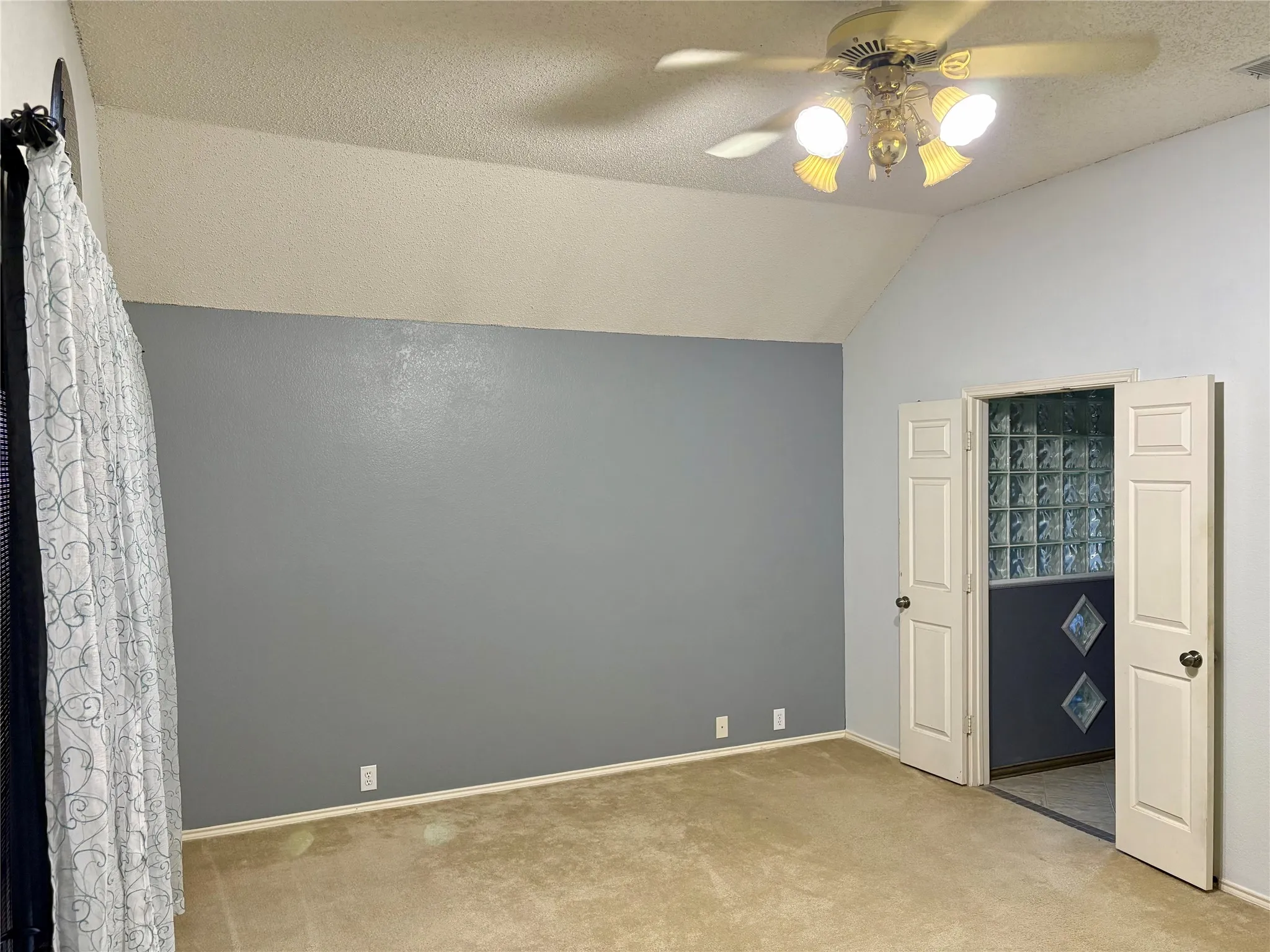 Single Family Residence For Sale in Collin County , 10807 Ambergate Lane, Frisco, Texas 75035, 3 Bedroom, 2 Bathroom, 2 Garage spaces, 1,806 Sqft, built in 1996, mls#21339590, Real Estate Agent in Frisco, Homes For Sale in Collin county, Homes For Sale in Frisco, Realtor in Frisco Texas, Real Estate Brokerage Independent Realty Texas, Luminita Cordes Realtor