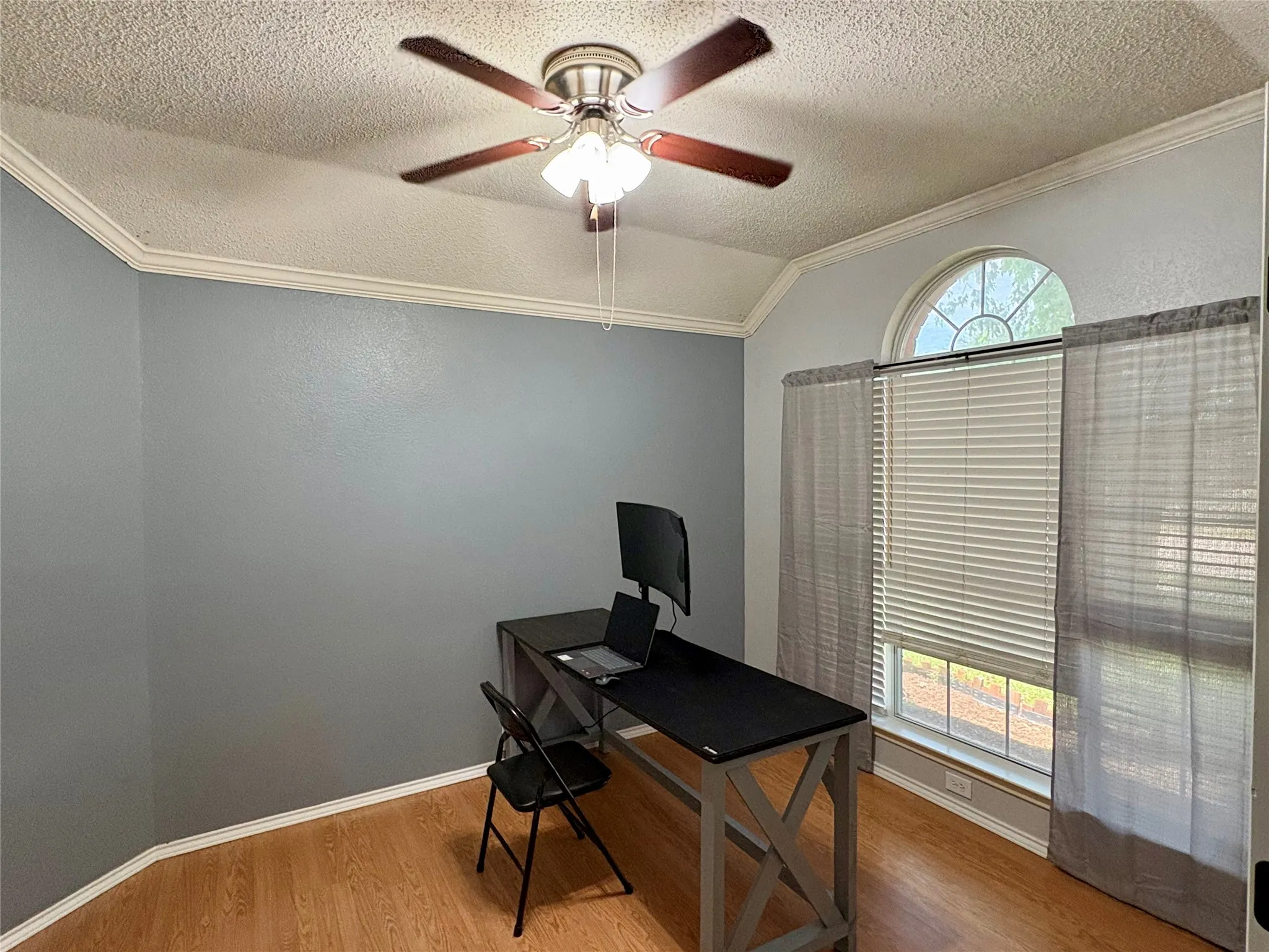Single Family Residence For Sale in Collin County , 10807 Ambergate Lane, Frisco, Texas 75035, 3 Bedroom, 2 Bathroom, 2 Garage spaces, 1,806 Sqft, built in 1996, mls#21339590, Real Estate Agent in Frisco, Homes For Sale in Collin county, Homes For Sale in Frisco, Realtor in Frisco Texas, Real Estate Brokerage Independent Realty Texas, Luminita Cordes Realtor