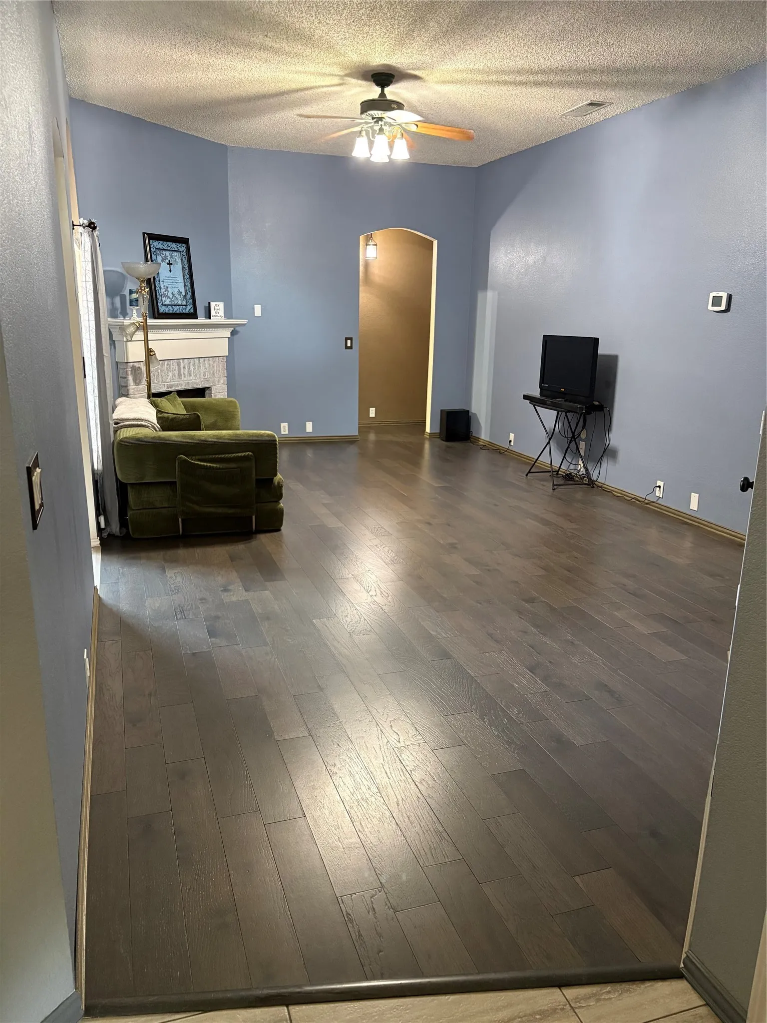 Single Family Residence For Sale in Collin County , 10807 Ambergate Lane, Frisco, Texas 75035, 3 Bedroom, 2 Bathroom, 2 Garage spaces, 1,806 Sqft, built in 1996, mls#21339590, Real Estate Agent in Frisco, Homes For Sale in Collin county, Homes For Sale in Frisco, Realtor in Frisco Texas, Real Estate Brokerage Independent Realty Texas, Luminita Cordes Realtor
