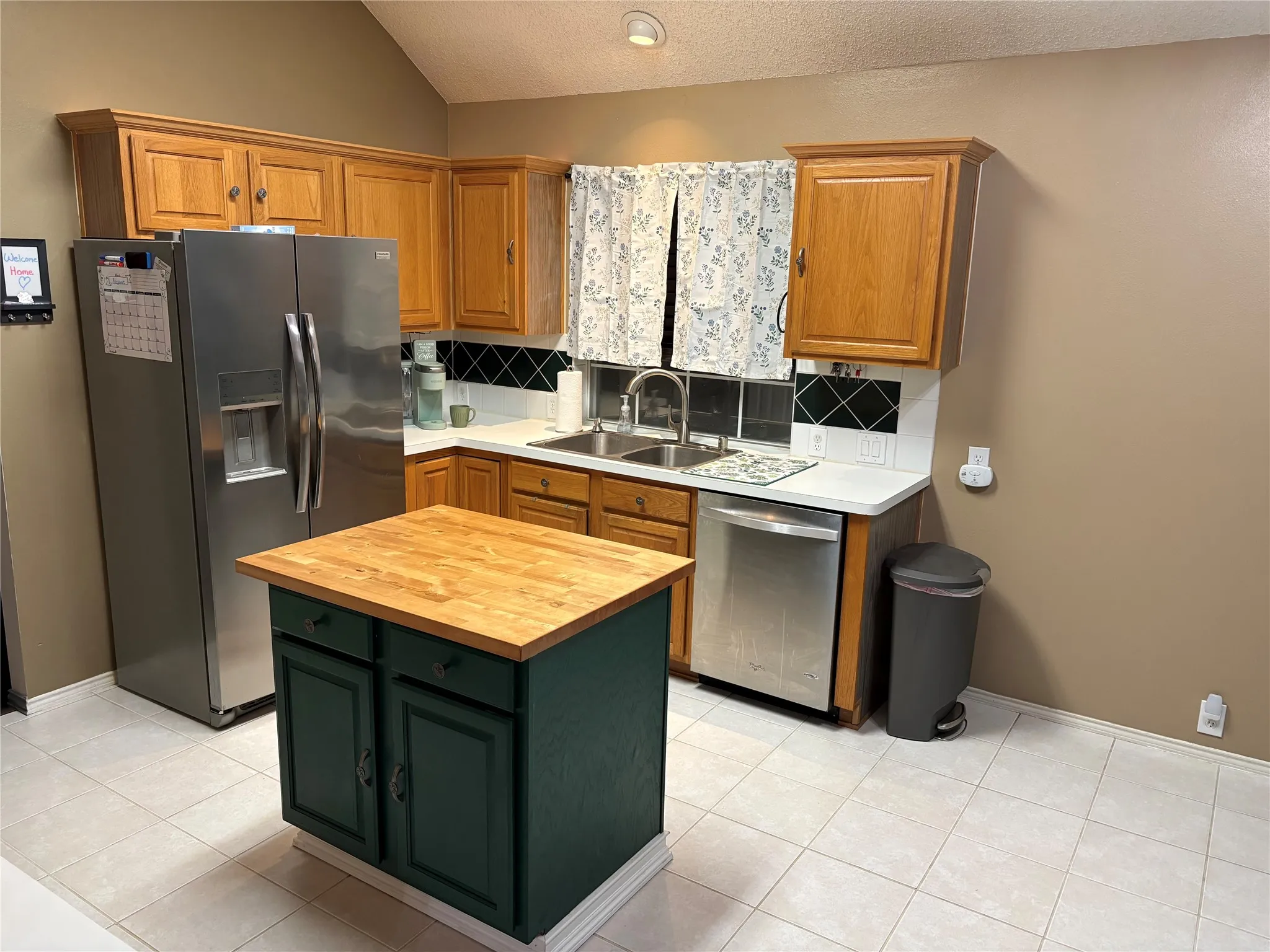 Single Family Residence For Sale in Collin County , 10807 Ambergate Lane, Frisco, Texas 75035, 3 Bedroom, 2 Bathroom, 2 Garage spaces, 1,806 Sqft, built in 1996, mls#21339590, Real Estate Agent in Frisco, Homes For Sale in Collin county, Homes For Sale in Frisco, Realtor in Frisco Texas, Real Estate Brokerage Independent Realty Texas, Luminita Cordes Realtor
