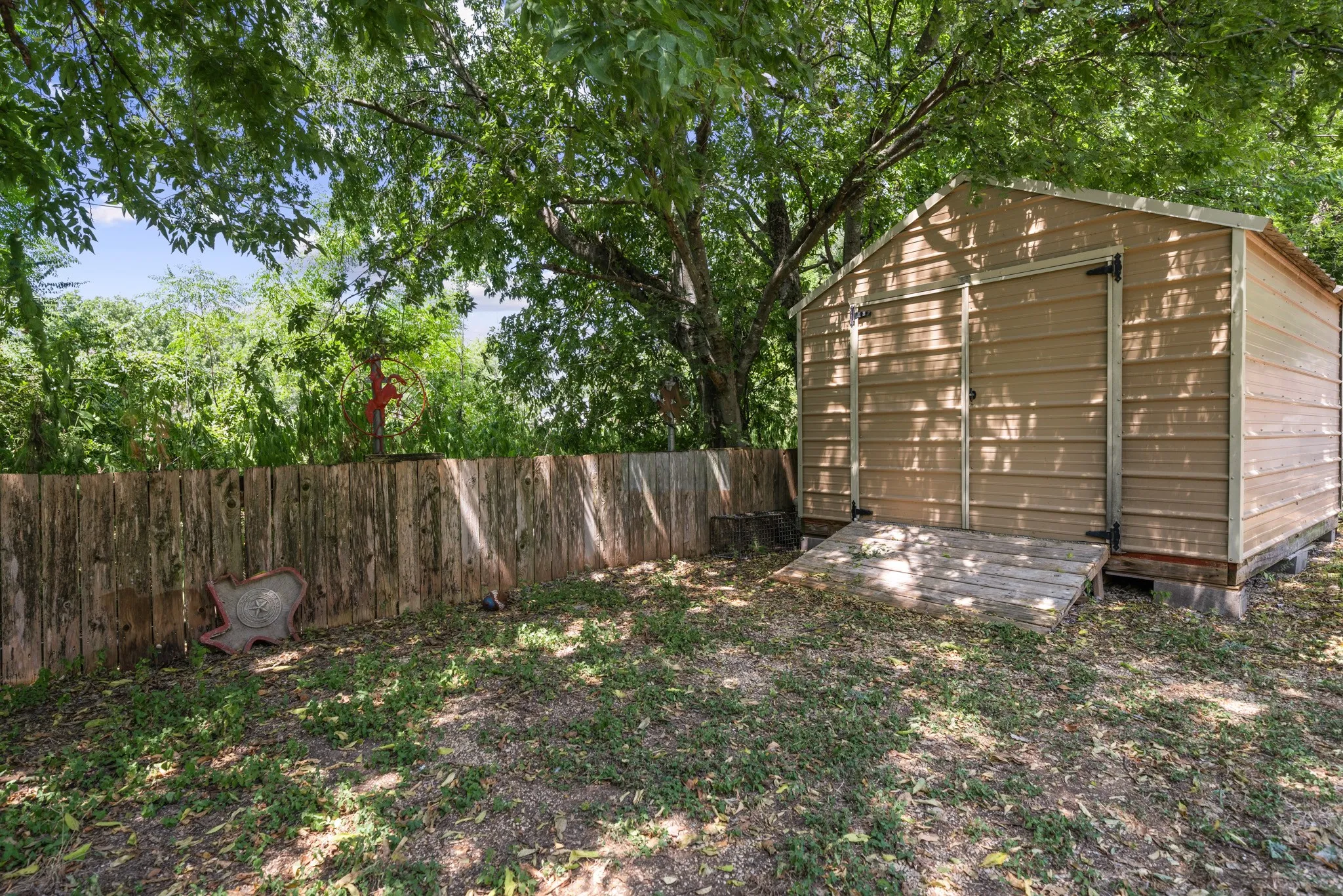 Single Family Residence For Sale in Mc Lennan County , 10127 Cougar Ridge Parkway, Waco, Texas 76708, 3 Bedroom, 2 Bathroom, 2 Garage spaces, 1,593 Sqft, built in 1998, mls#21351810, Real Estate Agent in Waco, Homes For Sale in Mc Lennan county, Homes For Sale in Waco, Realtor in Waco Texas, Real Estate Brokerage Independent Realty Texas, Luminita Cordes Realtor
