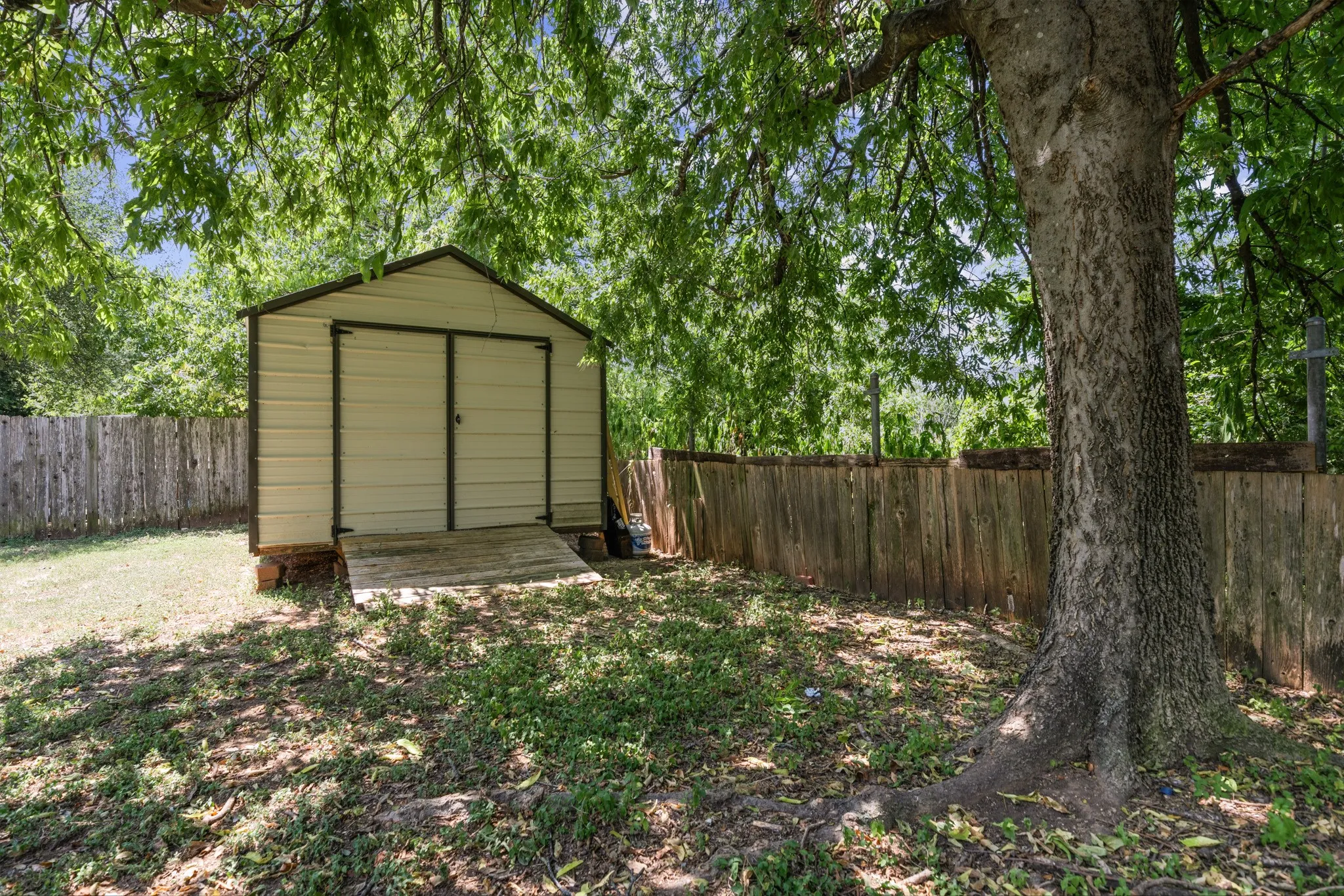 Single Family Residence For Sale in Mc Lennan County , 10127 Cougar Ridge Parkway, Waco, Texas 76708, 3 Bedroom, 2 Bathroom, 2 Garage spaces, 1,593 Sqft, built in 1998, mls#21351810, Real Estate Agent in Waco, Homes For Sale in Mc Lennan county, Homes For Sale in Waco, Realtor in Waco Texas, Real Estate Brokerage Independent Realty Texas, Luminita Cordes Realtor