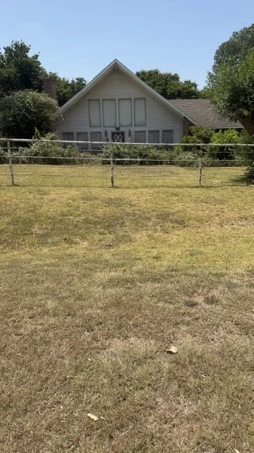 Single Family Residence For Sale in Ellis County , 3091 Fm 663, Midlothian, Texas 76065, 3 Bedroom, 2 Bathroom, Garage spaces, 1,798 Sqft, built in 1980, mls#21352857, Real Estate Agent in Midlothian, Homes For Sale in Ellis county, Homes For Sale in Midlothian, Realtor in Midlothian Texas, Real Estate Brokerage Independent Realty Texas, Luminita Cordes Realtor