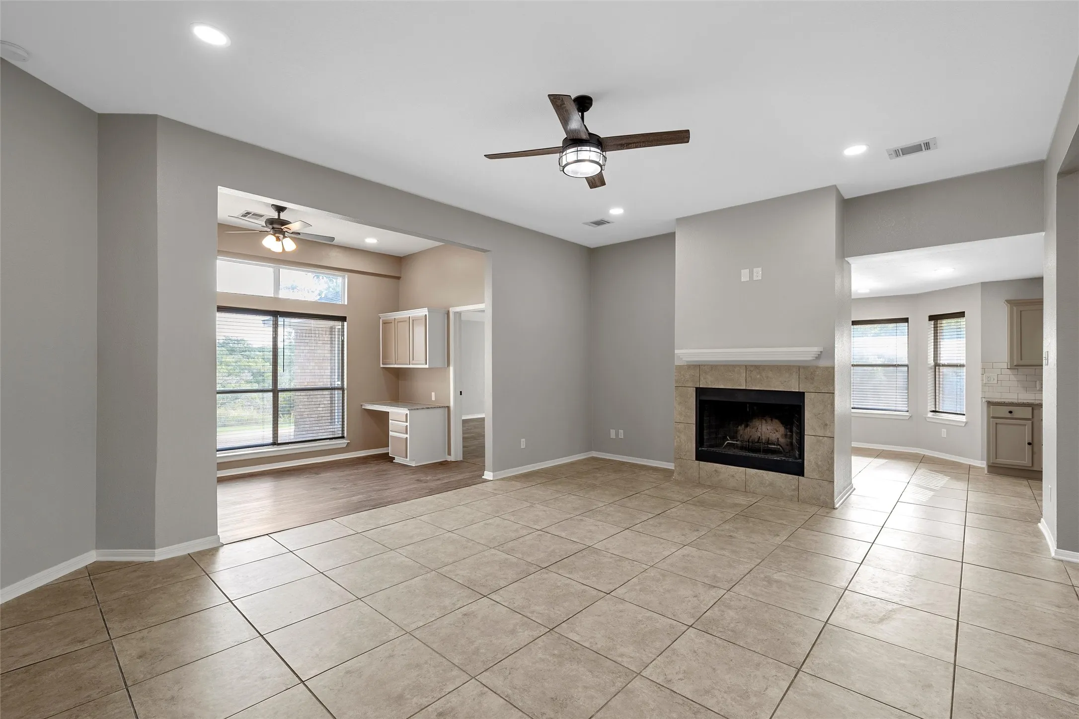 Single Family Residence For Sale in Mc Lennan County , 3044 Oak Ridge Road, Crawford, Texas 76638, 3 Bedroom, 2 Bathroom, Garage spaces, 2,291 Sqft, built in 1994, mls#21351403, Real Estate Agent in Crawford, Homes For Sale in Mc Lennan county, Homes For Sale in Crawford, Realtor in Crawford Texas, Real Estate Brokerage Independent Realty Texas, Luminita Cordes Realtor