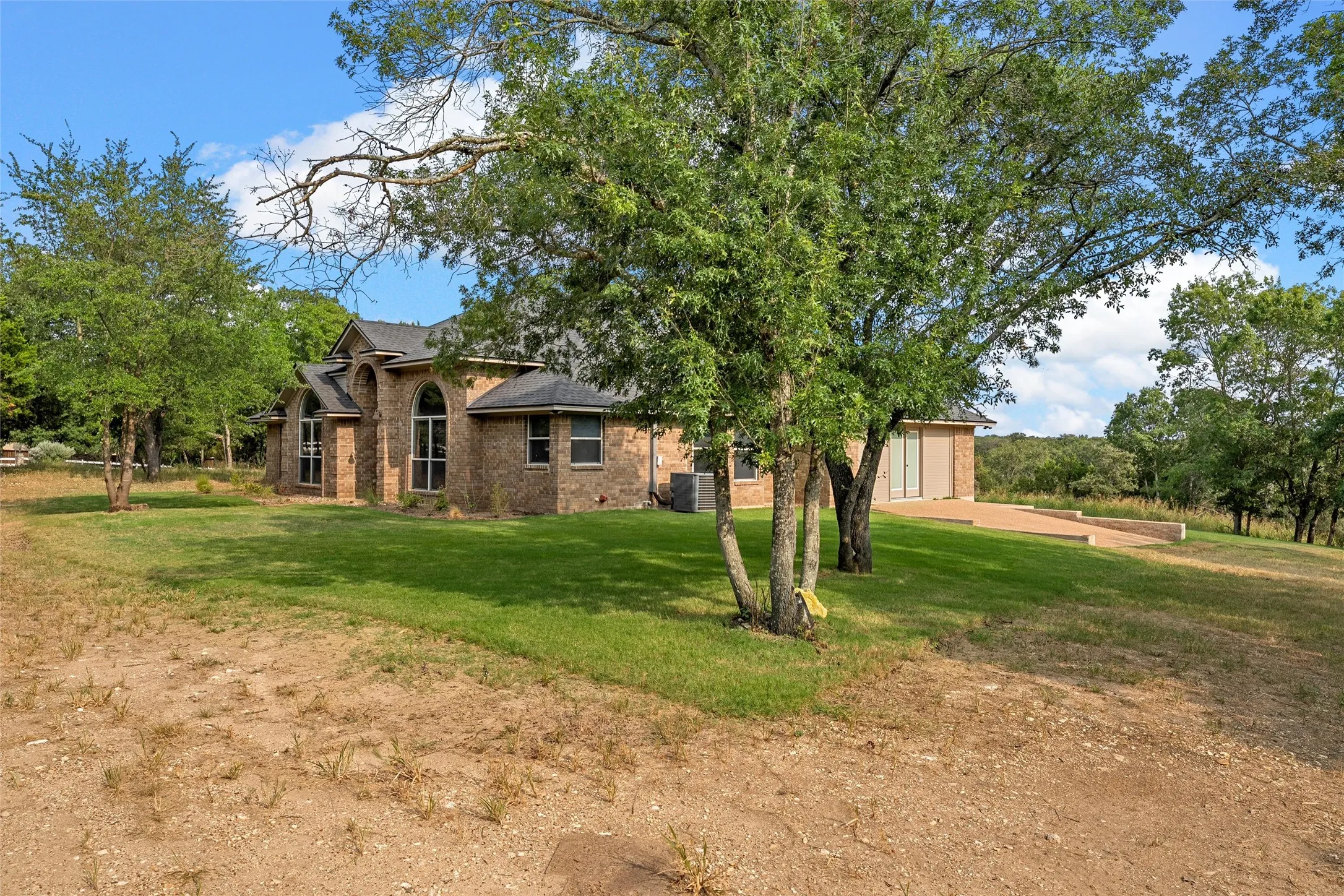 Single Family Residence For Sale in Mc Lennan County , 3044 Oak Ridge Road, Crawford, Texas 76638, 3 Bedroom, 2 Bathroom, Garage spaces, 2,291 Sqft, built in 1994, mls#21351403, Real Estate Agent in Crawford, Homes For Sale in Mc Lennan county, Homes For Sale in Crawford, Realtor in Crawford Texas, Real Estate Brokerage Independent Realty Texas, Luminita Cordes Realtor