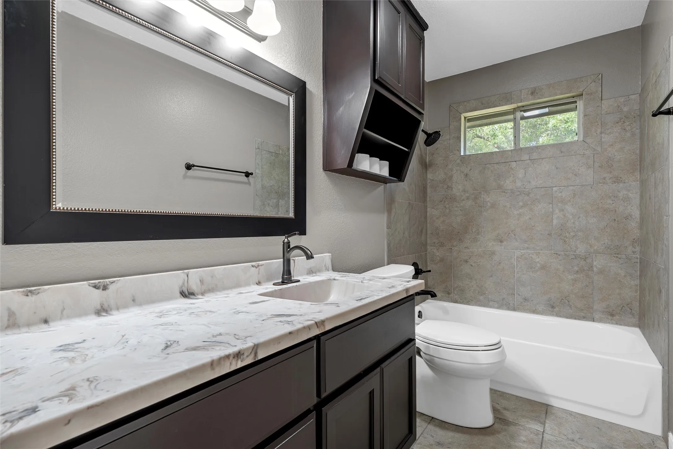 Single Family Residence For Sale in Mc Lennan County , 3044 Oak Ridge Road, Crawford, Texas 76638, 3 Bedroom, 2 Bathroom, Garage spaces, 2,291 Sqft, built in 1994, mls#21351403, Real Estate Agent in Crawford, Homes For Sale in Mc Lennan county, Homes For Sale in Crawford, Realtor in Crawford Texas, Real Estate Brokerage Independent Realty Texas, Luminita Cordes Realtor