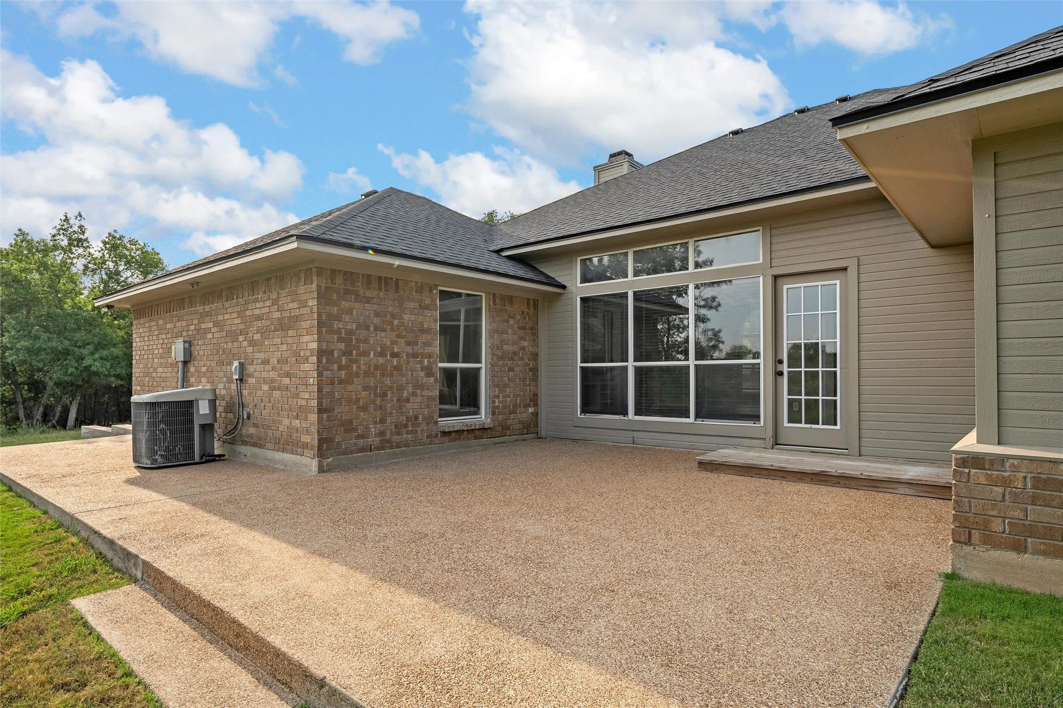 Single Family Residence For Sale in Mc Lennan County , 3044 Oak Ridge Road, Crawford, Texas 76638, 3 Bedroom, 2 Bathroom, Garage spaces, 2,291 Sqft, built in 1994, mls#21351403, Real Estate Agent in Crawford, Homes For Sale in Mc Lennan county, Homes For Sale in Crawford, Realtor in Crawford Texas, Real Estate Brokerage Independent Realty Texas, Luminita Cordes Realtor