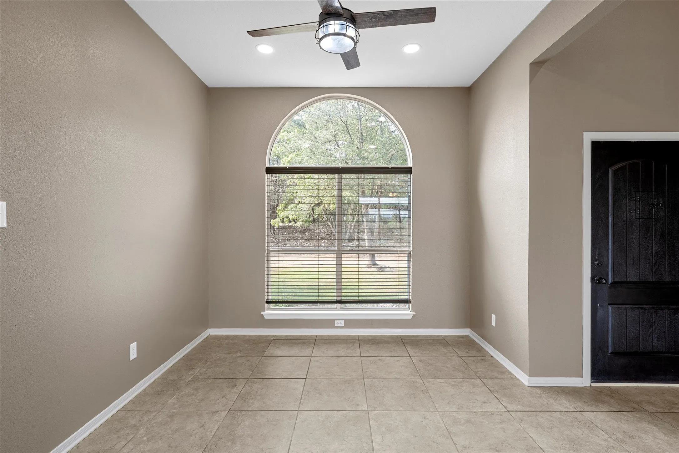 Single Family Residence For Sale in Mc Lennan County , 3044 Oak Ridge Road, Crawford, Texas 76638, 3 Bedroom, 2 Bathroom, Garage spaces, 2,291 Sqft, built in 1994, mls#21351403, Real Estate Agent in Crawford, Homes For Sale in Mc Lennan county, Homes For Sale in Crawford, Realtor in Crawford Texas, Real Estate Brokerage Independent Realty Texas, Luminita Cordes Realtor