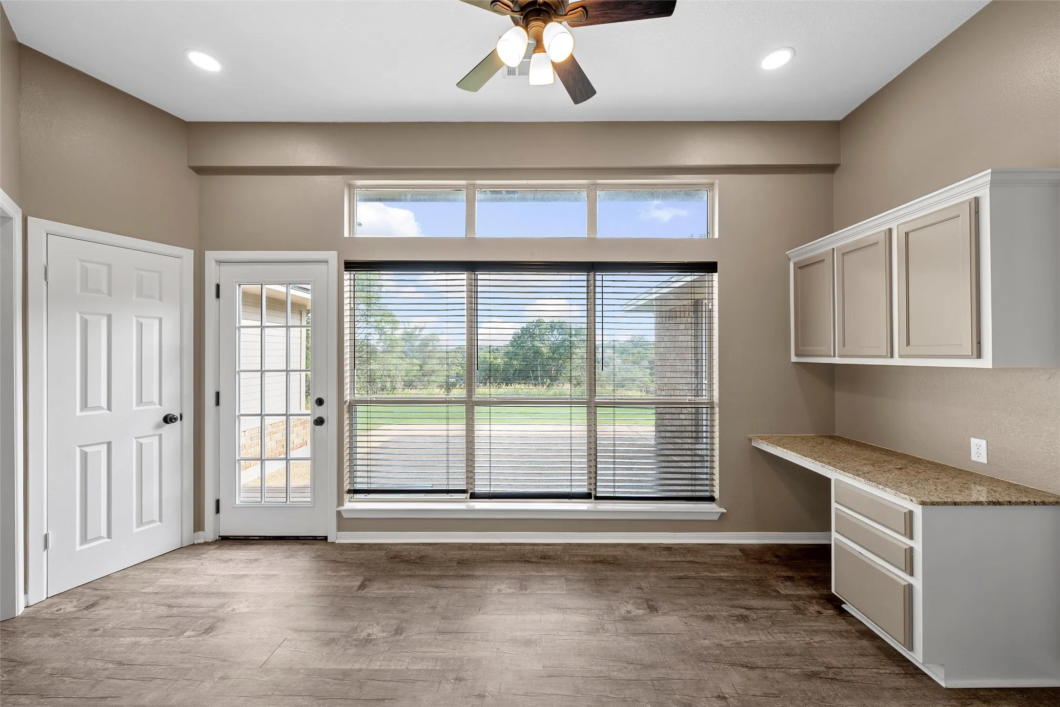 Single Family Residence For Sale in Mc Lennan County , 3044 Oak Ridge Road, Crawford, Texas 76638, 3 Bedroom, 2 Bathroom, Garage spaces, 2,291 Sqft, built in 1994, mls#21351403, Real Estate Agent in Crawford, Homes For Sale in Mc Lennan county, Homes For Sale in Crawford, Realtor in Crawford Texas, Real Estate Brokerage Independent Realty Texas, Luminita Cordes Realtor