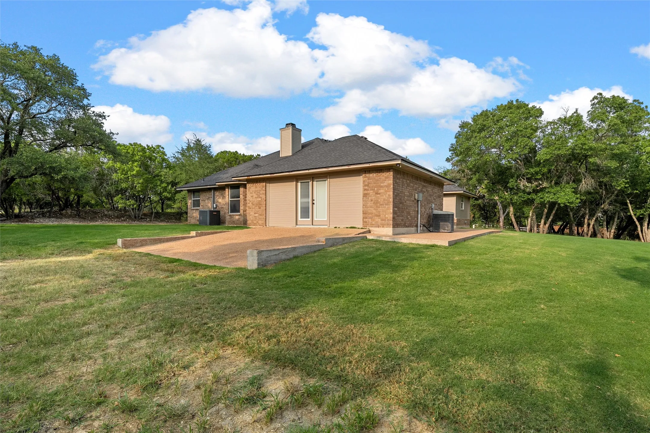 Single Family Residence For Sale in Mc Lennan County , 3044 Oak Ridge Road, Crawford, Texas 76638, 3 Bedroom, 2 Bathroom, Garage spaces, 2,291 Sqft, built in 1994, mls#21351403, Real Estate Agent in Crawford, Homes For Sale in Mc Lennan county, Homes For Sale in Crawford, Realtor in Crawford Texas, Real Estate Brokerage Independent Realty Texas, Luminita Cordes Realtor