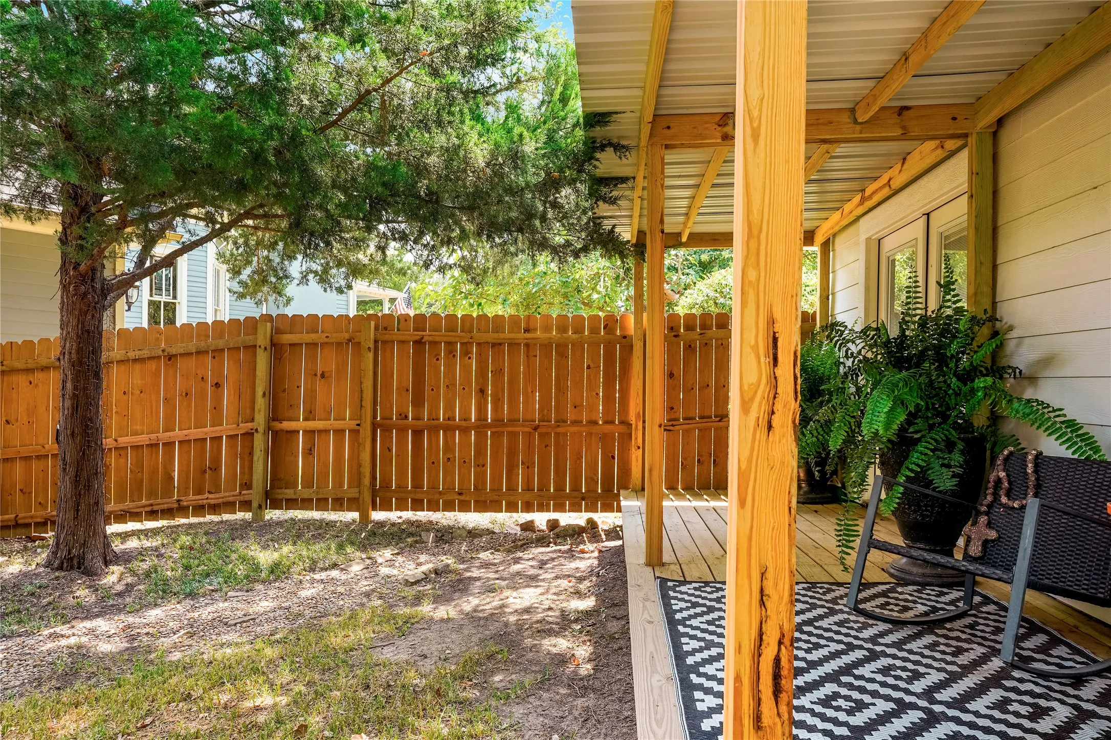 Single Family Residence For Sale in Rockwall County , 902 Williams Street, Rockwall, Texas 75087, 3 Bedroom, 2 Bathroom, Garage spaces, 1,516 Sqft, built in 1985, mls#21352006, Real Estate Agent in Rockwall, Homes For Sale in Rockwall county, Homes For Sale in Rockwall, Realtor in Rockwall Texas, Real Estate Brokerage Independent Realty Texas, Luminita Cordes Realtor