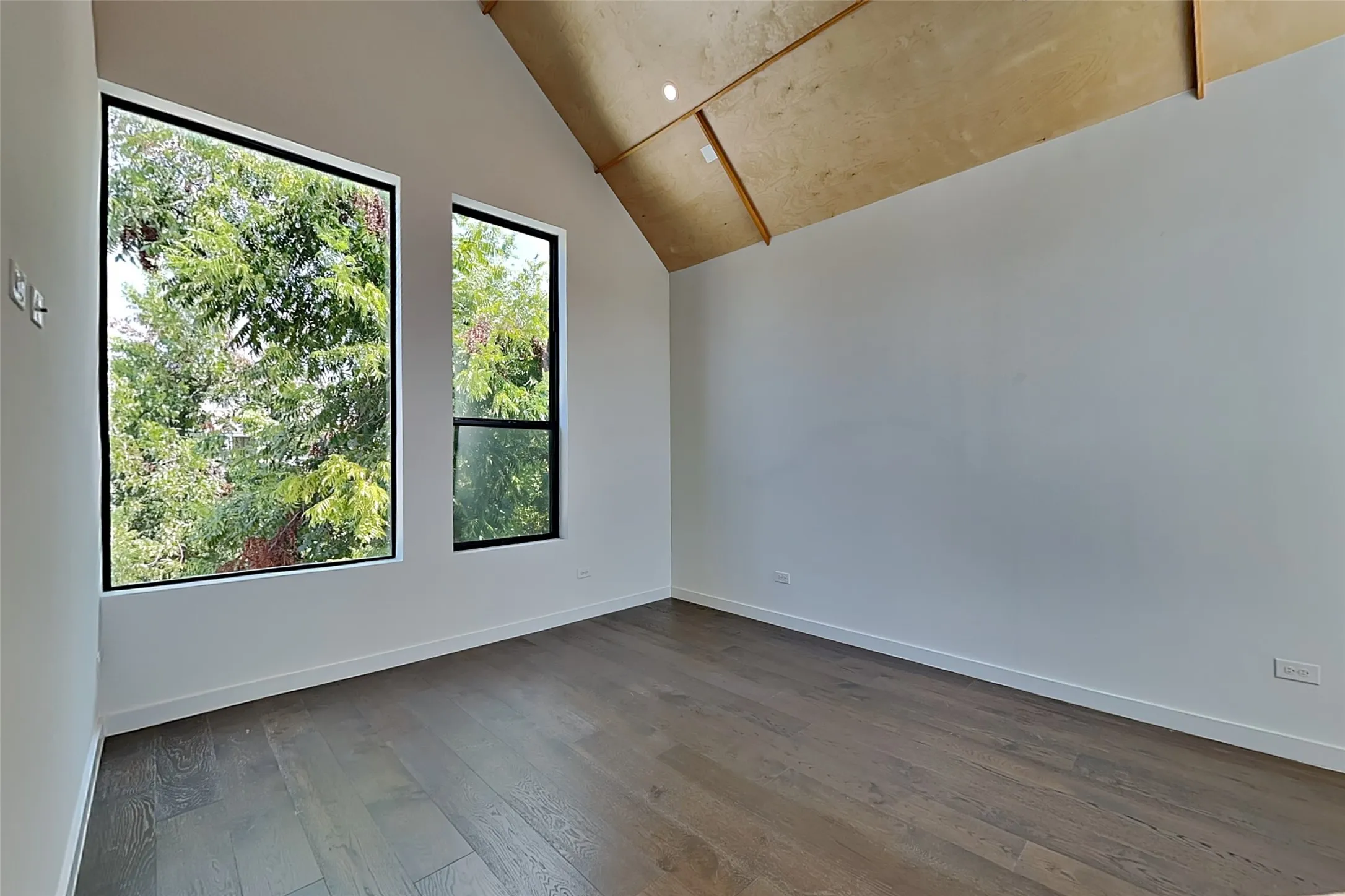 Single Family Residence For Rent in Dallas County , 904 Blackland Court, Dallas, Texas 75243, 2 Bedroom, 2 Bathroom, Garage spaces, 1,046 Sqft, built in 2021, mls#21352086, Real Estate Agent in Dallas, Homes For Rent in Dallas county, Homes For Rent in Dallas, Realtor in Dallas Texas, Real Estate Brokerage Independent Realty Texas, Luminita Cordes Realtor