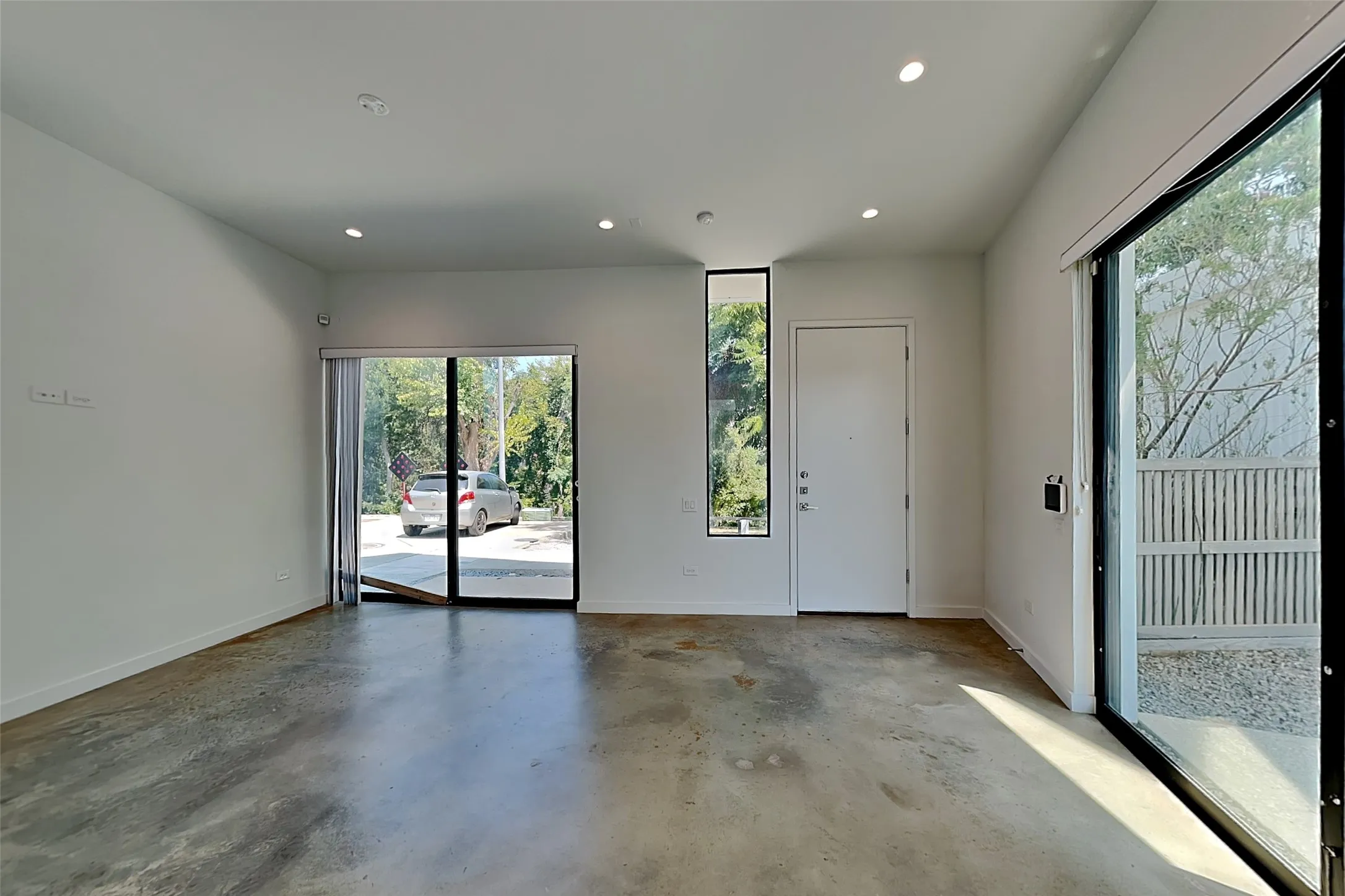 Single Family Residence For Rent in Dallas County , 904 Blackland Court, Dallas, Texas 75243, 2 Bedroom, 2 Bathroom, Garage spaces, 1,046 Sqft, built in 2021, mls#21352086, Real Estate Agent in Dallas, Homes For Rent in Dallas county, Homes For Rent in Dallas, Realtor in Dallas Texas, Real Estate Brokerage Independent Realty Texas, Luminita Cordes Realtor