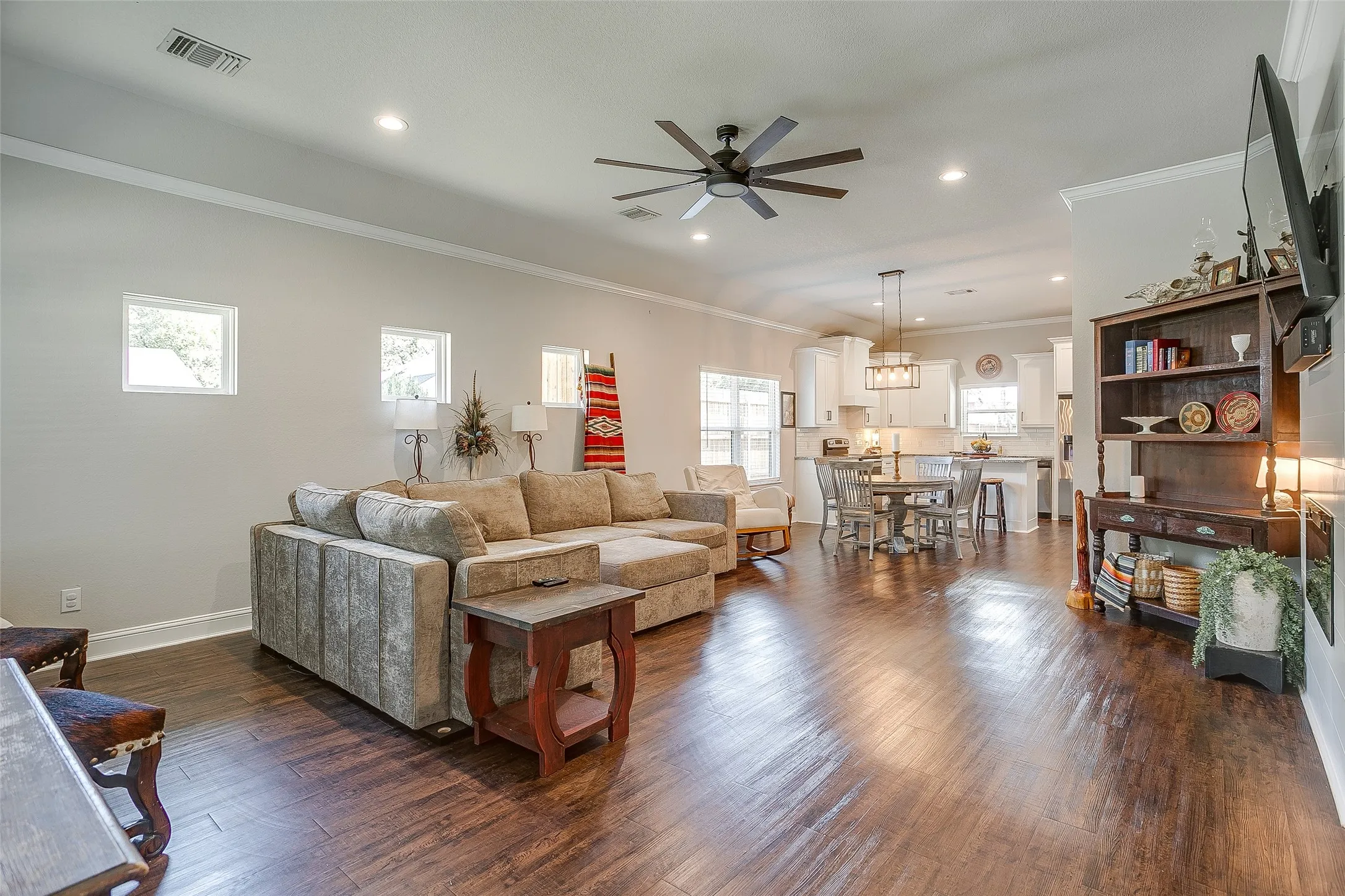 Single Family Residence For Sale in Ellis County , 114 Tuggle Street, Waxahachie, Texas 75165, 3 Bedroom, 2 Bathroom, Garage spaces, 1,511 Sqft, built in 2021, mls#21353351, Real Estate Agent in Waxahachie, Homes For Sale in Ellis county, Homes For Sale in Waxahachie, Realtor in Waxahachie Texas, Real Estate Brokerage Independent Realty Texas, Luminita Cordes Realtor