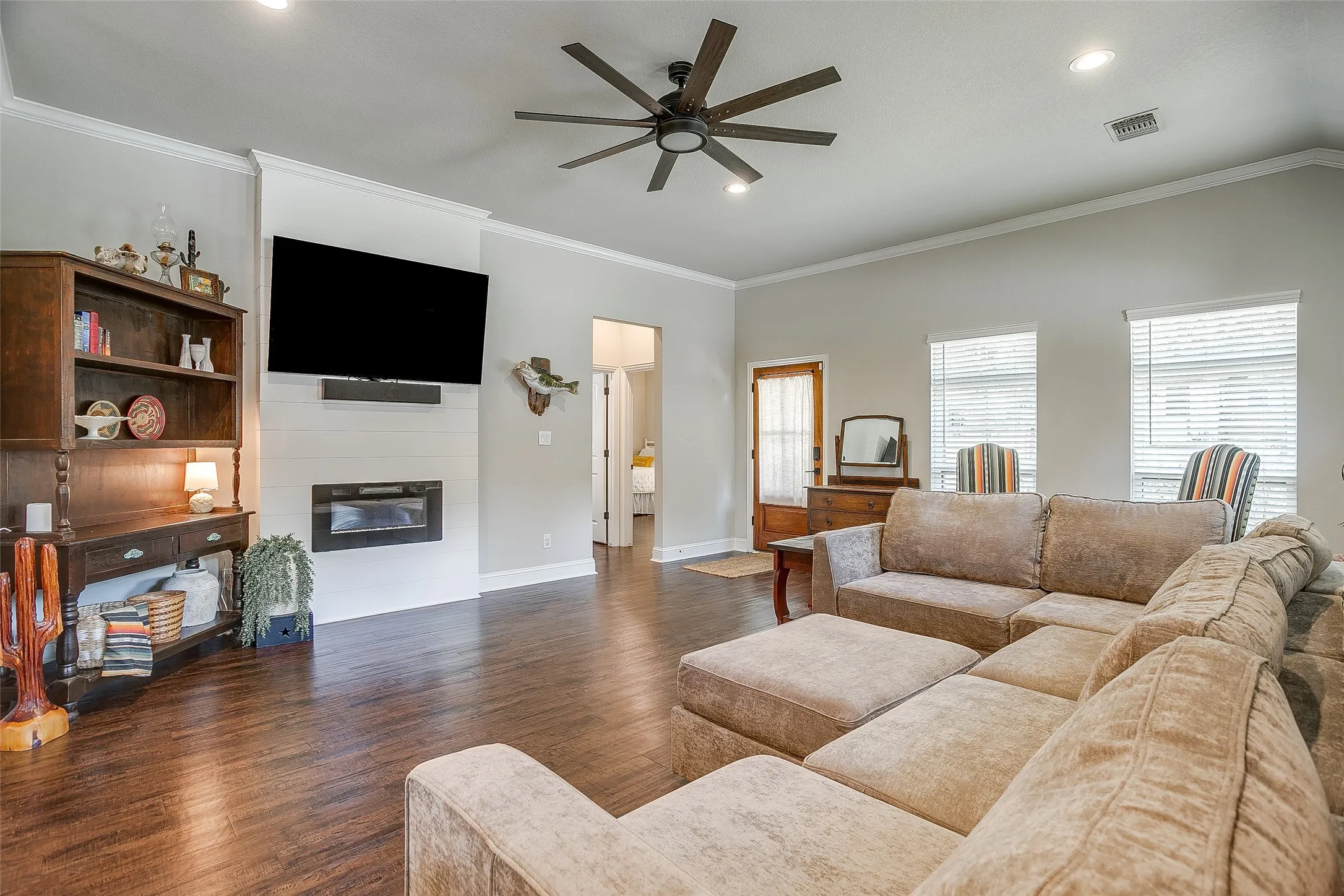 Single Family Residence For Sale in Ellis County , 114 Tuggle Street, Waxahachie, Texas 75165, 3 Bedroom, 2 Bathroom, Garage spaces, 1,511 Sqft, built in 2021, mls#21353351, Real Estate Agent in Waxahachie, Homes For Sale in Ellis county, Homes For Sale in Waxahachie, Realtor in Waxahachie Texas, Real Estate Brokerage Independent Realty Texas, Luminita Cordes Realtor